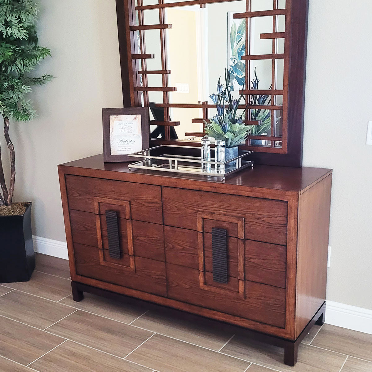 TAHARA DRESSER