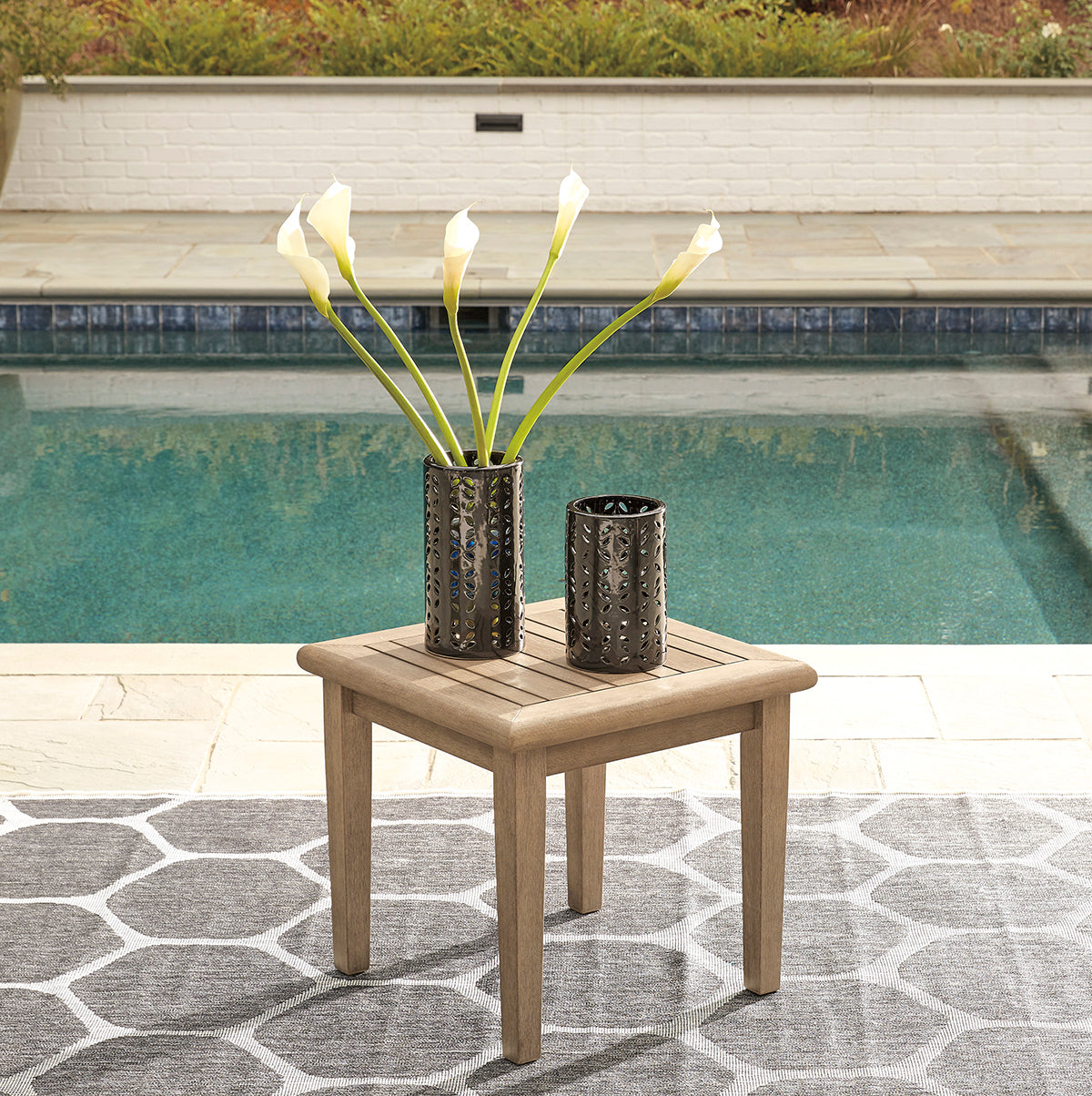 SQUARE END TABLE