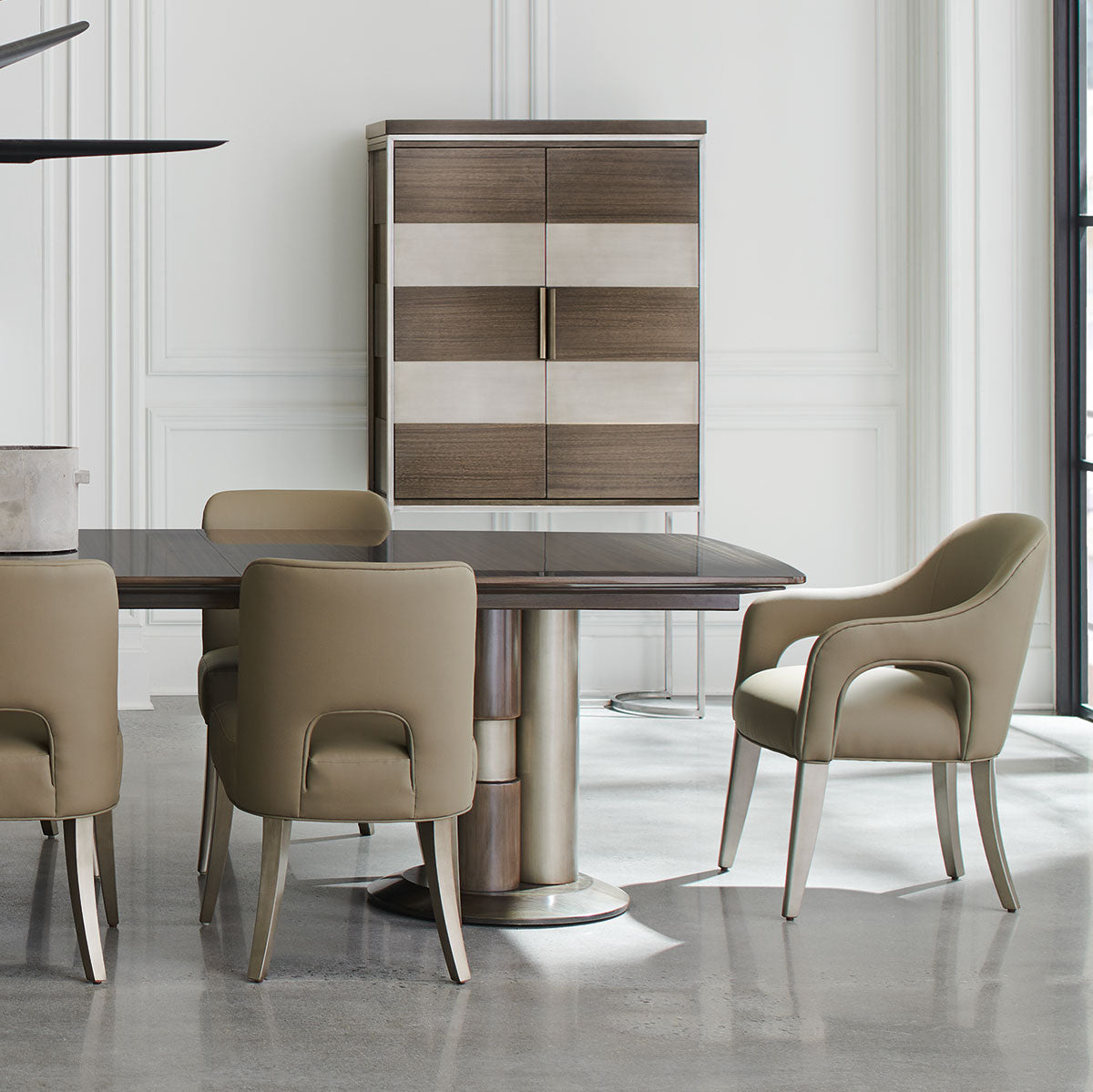 LA MODA BAR CABINET