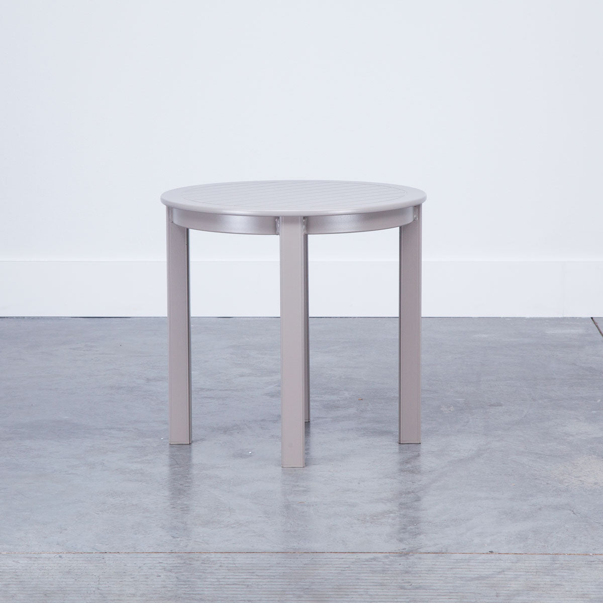 MGP 21" ROUND END TABLE