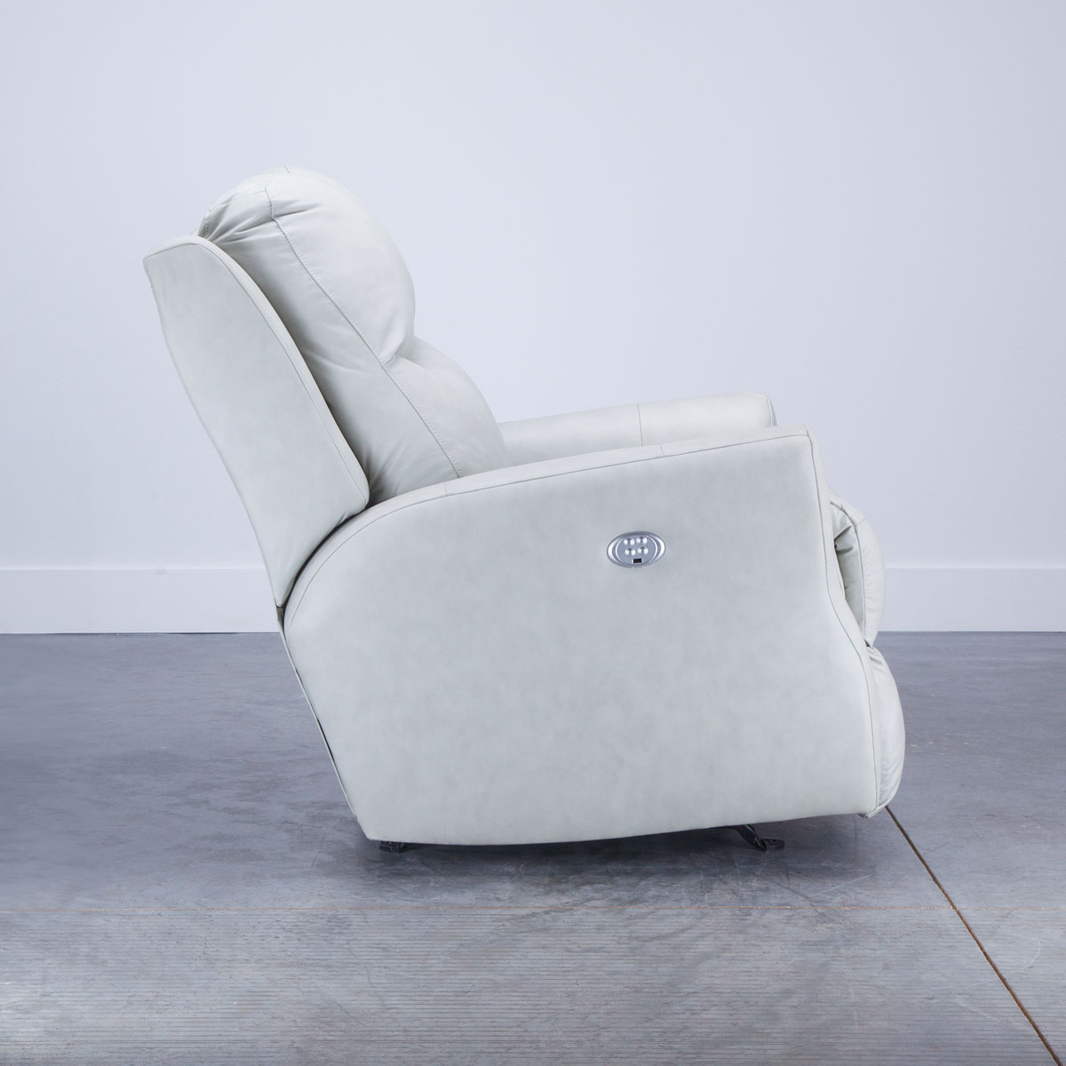 FAME RECLINER W/PHR
