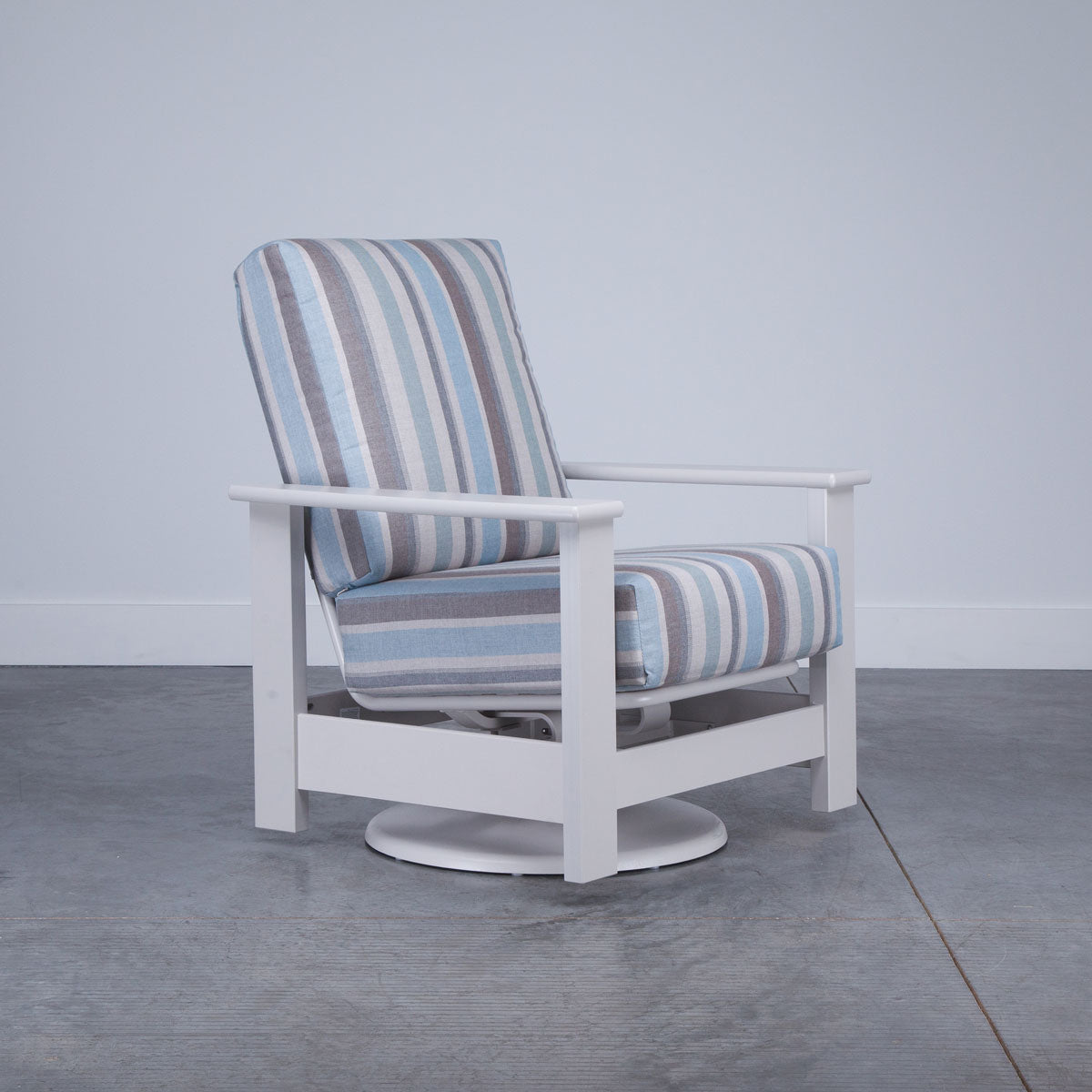 LEEWARD SWIVEL ROCKER