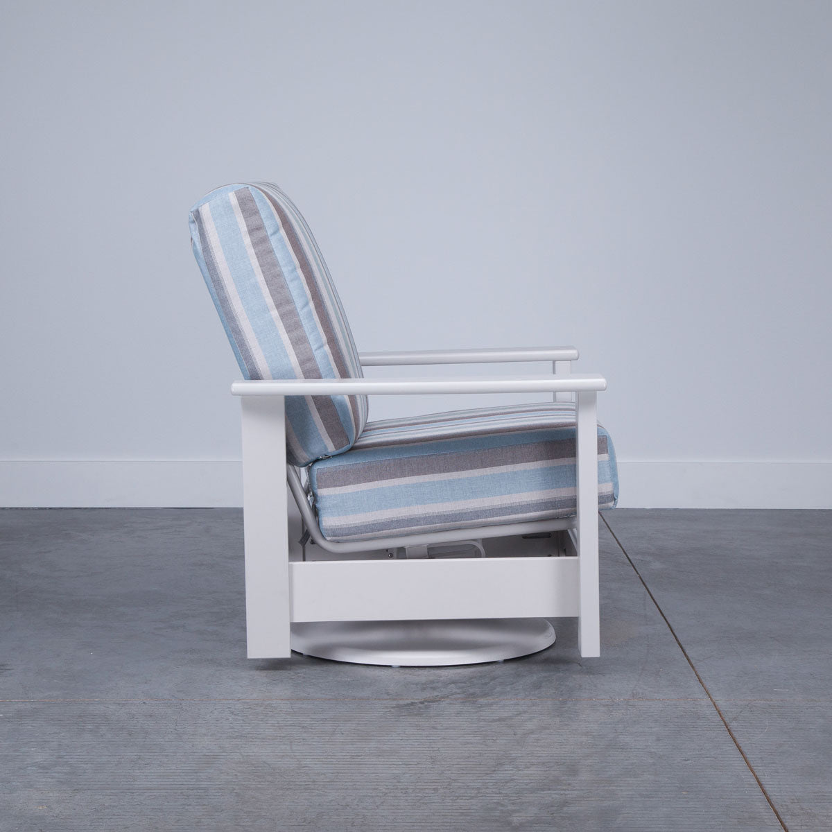 LEEWARD SWIVEL ROCKER