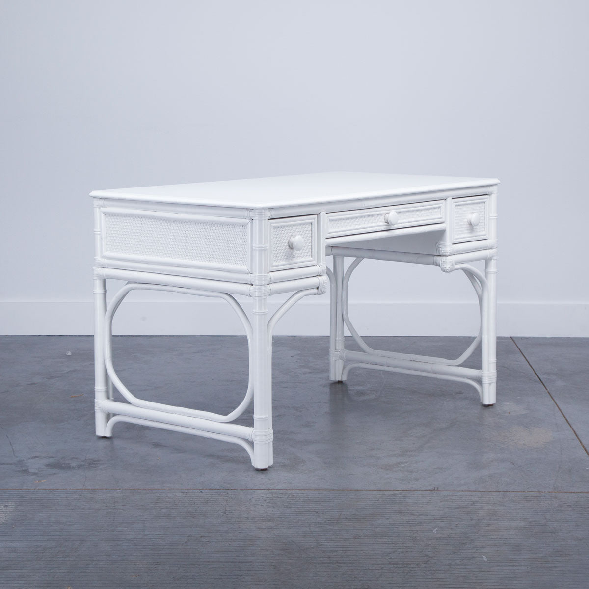 SUMMER RETREAT DESK