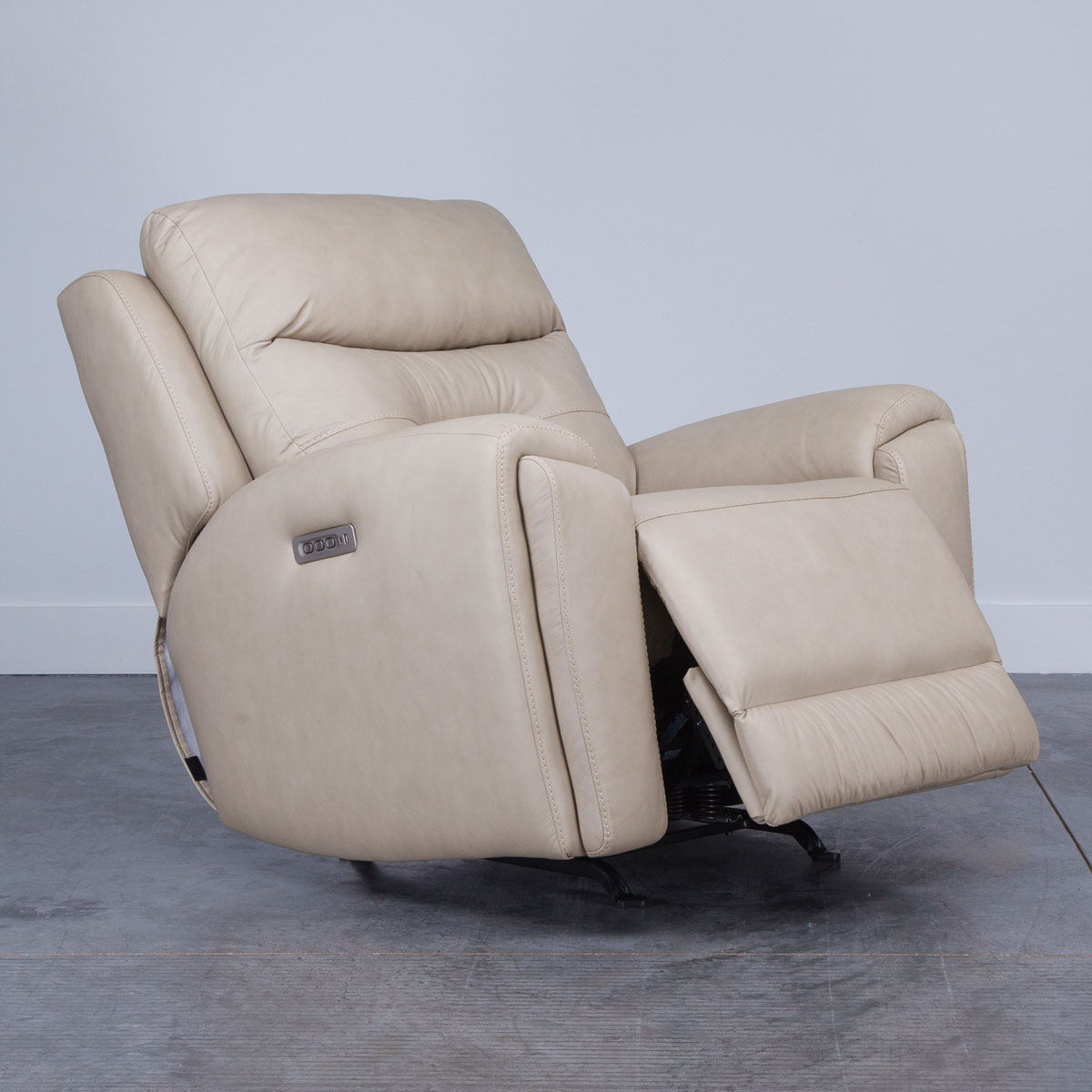 REEVES POWER ROCKER RECLINER WTIH POWER HEADREST AND LUMBAR