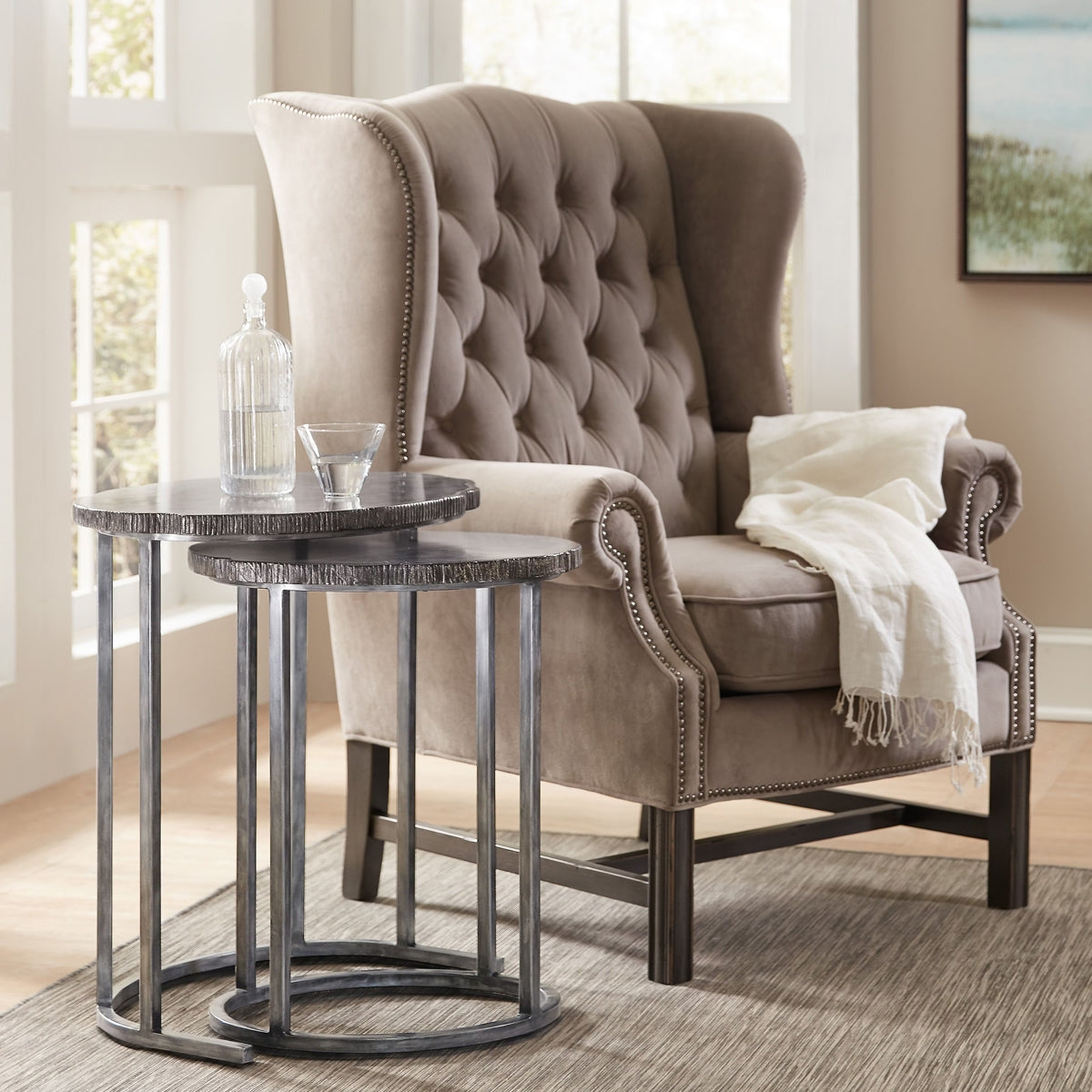 NESTING TABLES