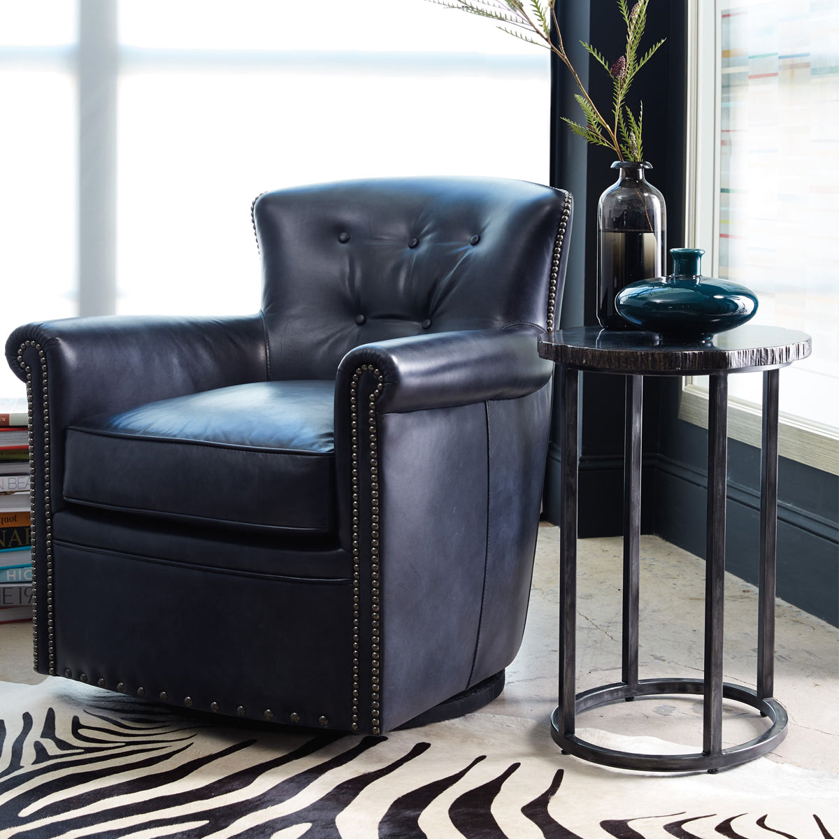 NESTING TABLES