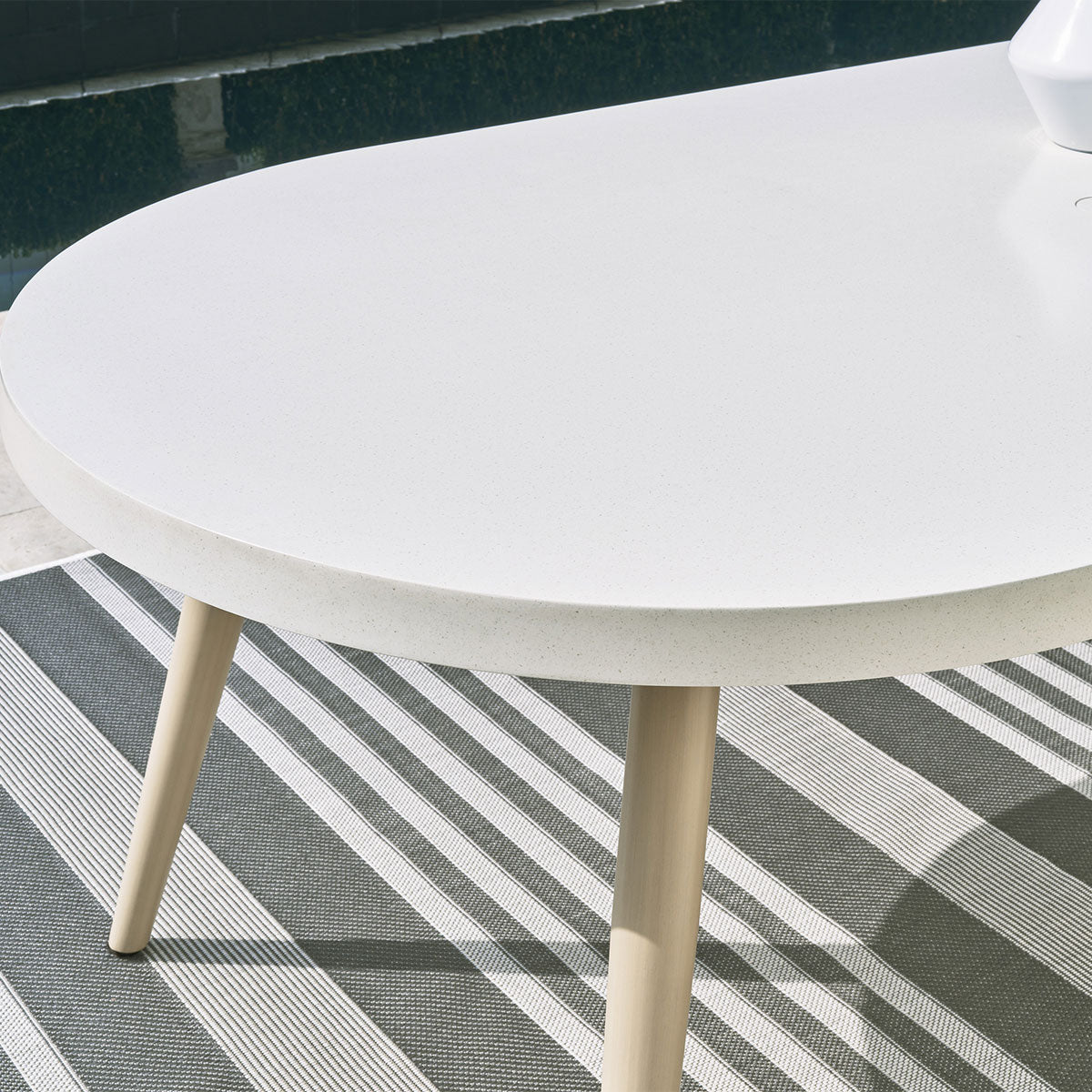 SETON CREEK DINING TABLE