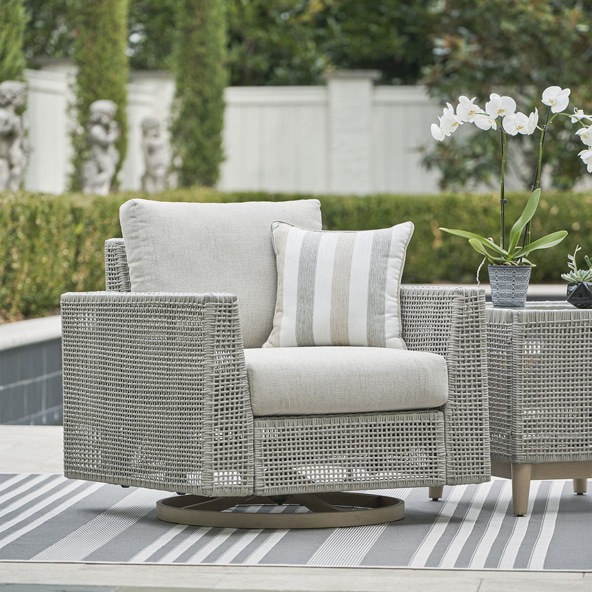 SETON CREEK SWIVEL LOUNGE CHR