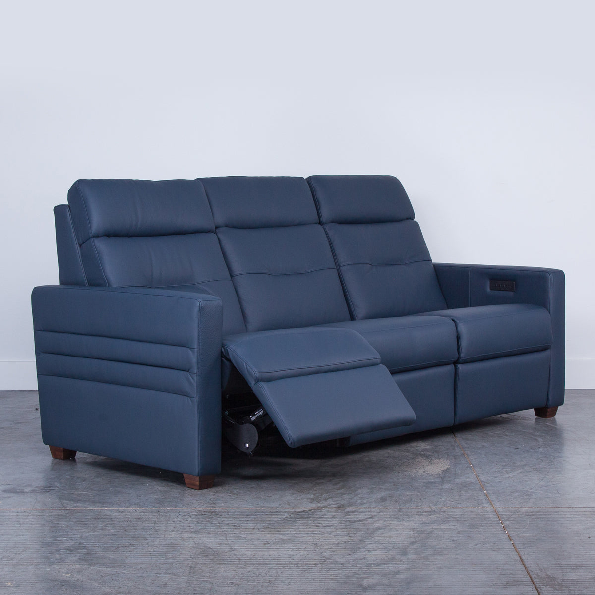 REECE SOFA W/PHR/LUM/MASS/HEAT