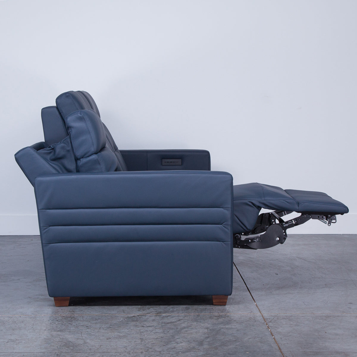 REECE SOFA W/PHR/LUM/MASS/HEAT