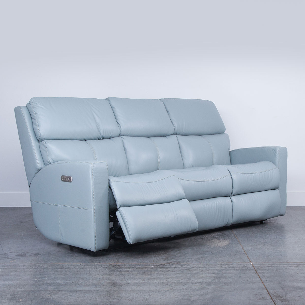 SCORE RECLINING SOFA W/ POWER HEADREST AND LUMBAR