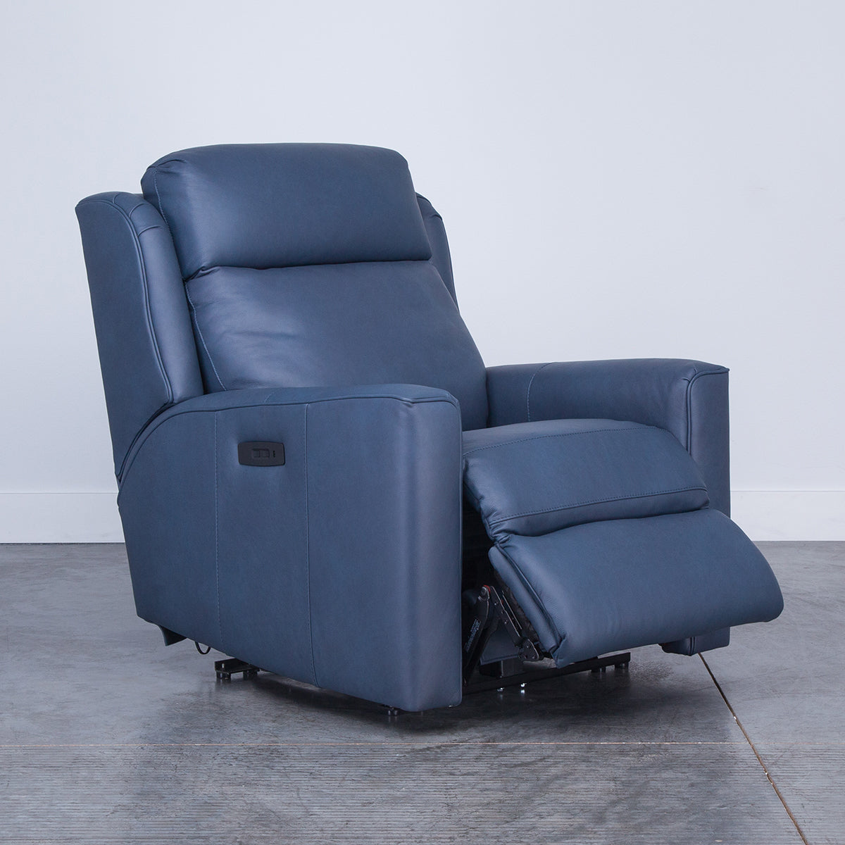 HECTOR DECO RECLINER W/POWER HEADREST