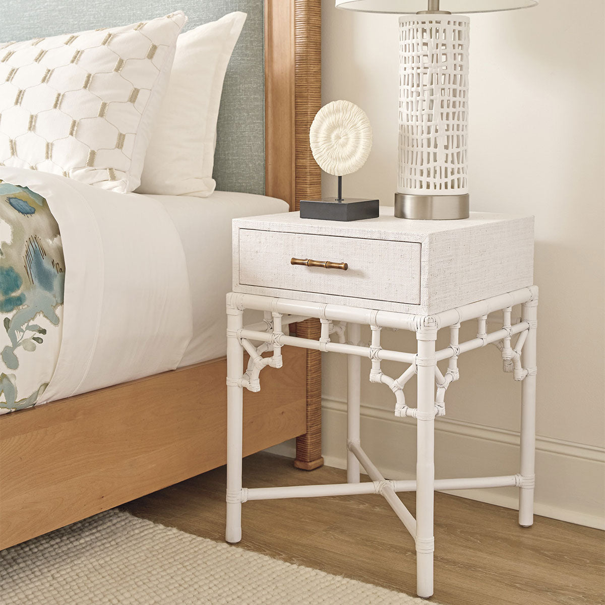 ARVIDA NIGHT TABLE IN SHELL