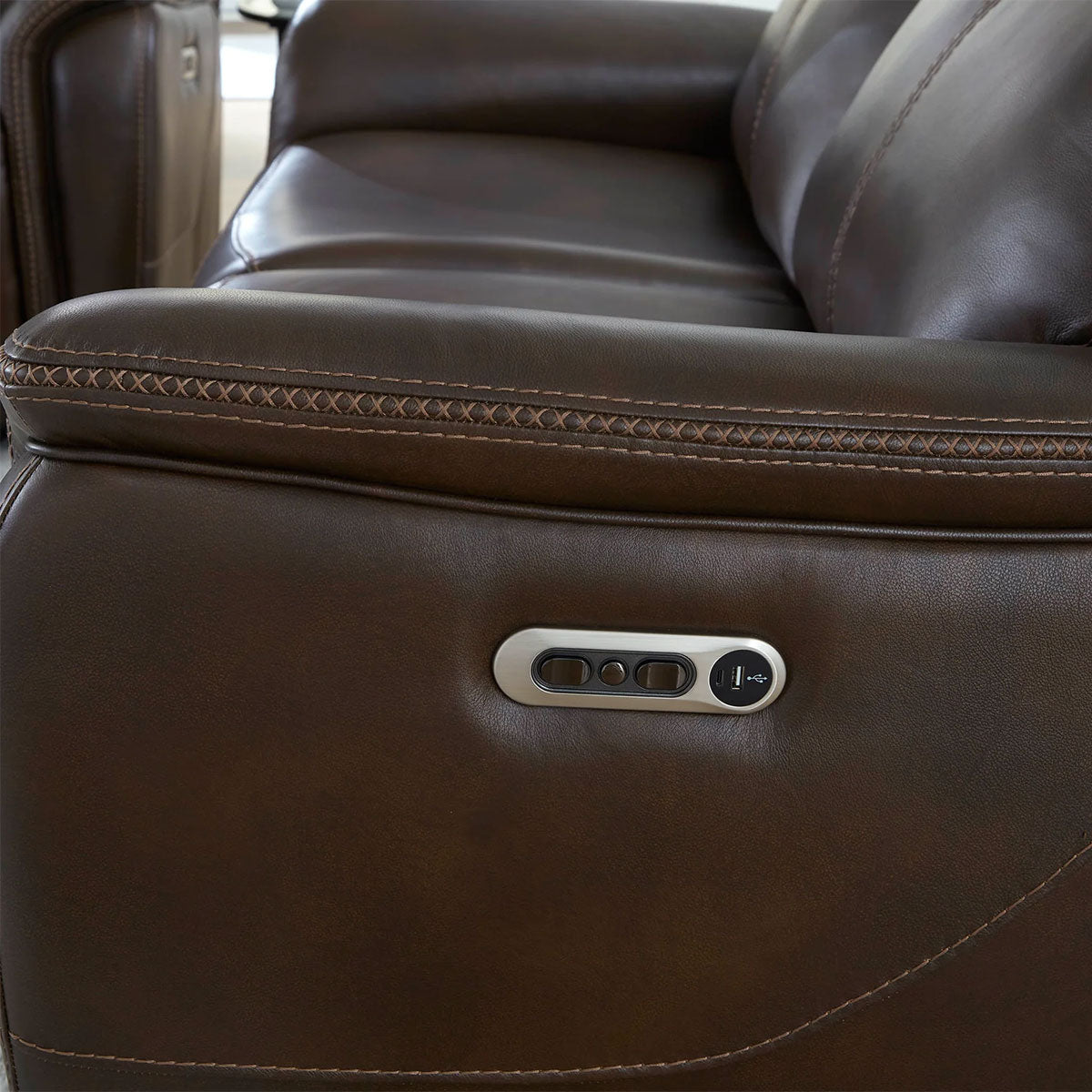 PLATINUM AUBURN LOVESEAT W/POWER HEADREST