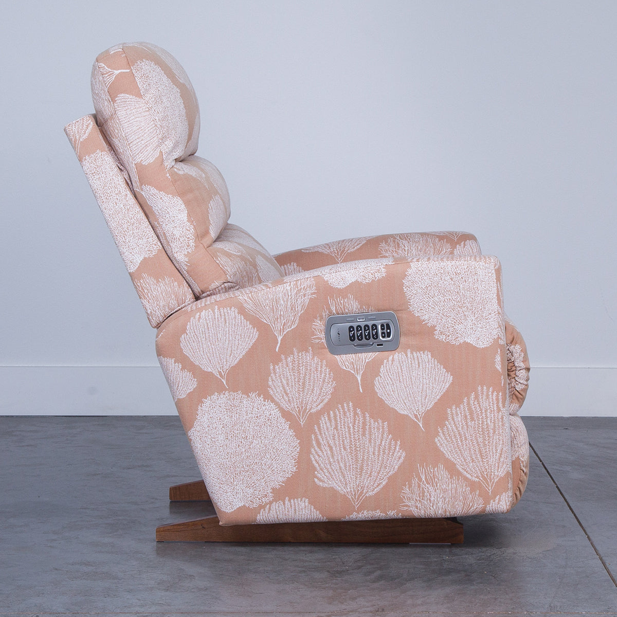 LIAM ROCK RECLINER  W/POWER HEADREST /LUMBAR