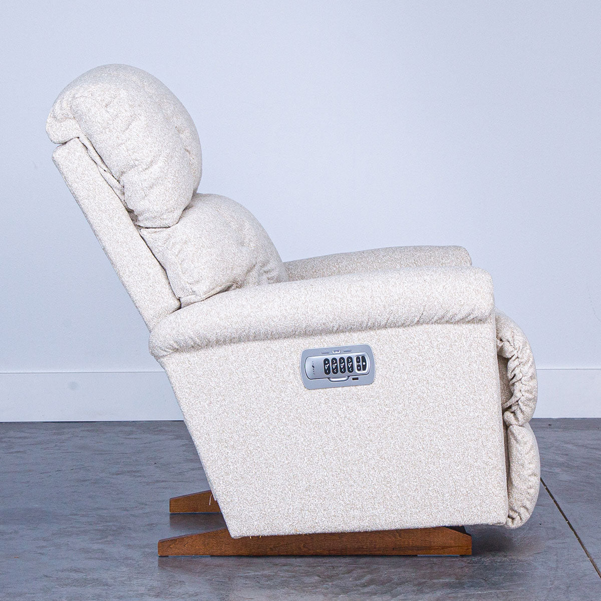 PINNACLE ROCKER RECLINER W/POWER HEADREST /LUMBAR
