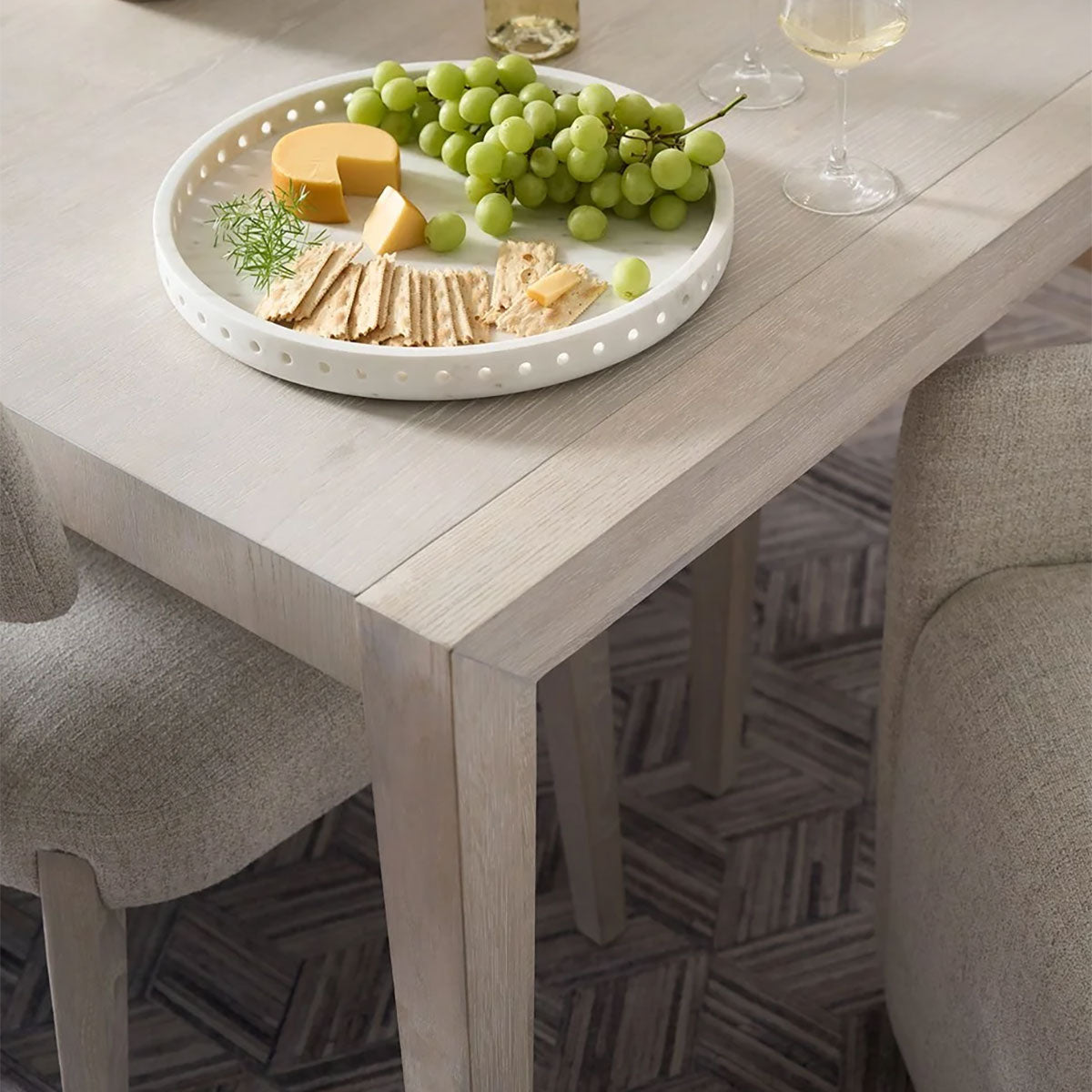 AVALINE DINING TABLE