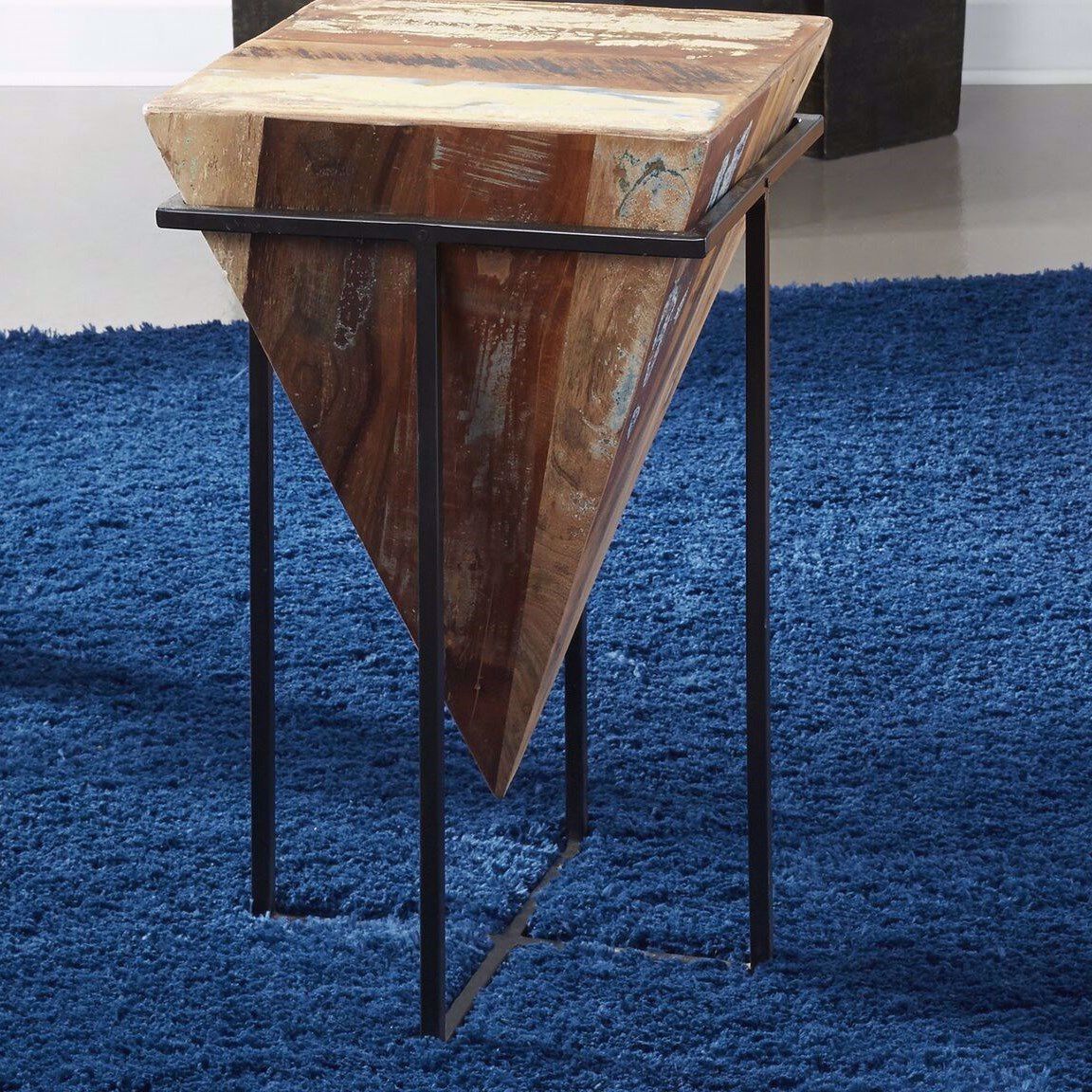 ACCENT TABLE