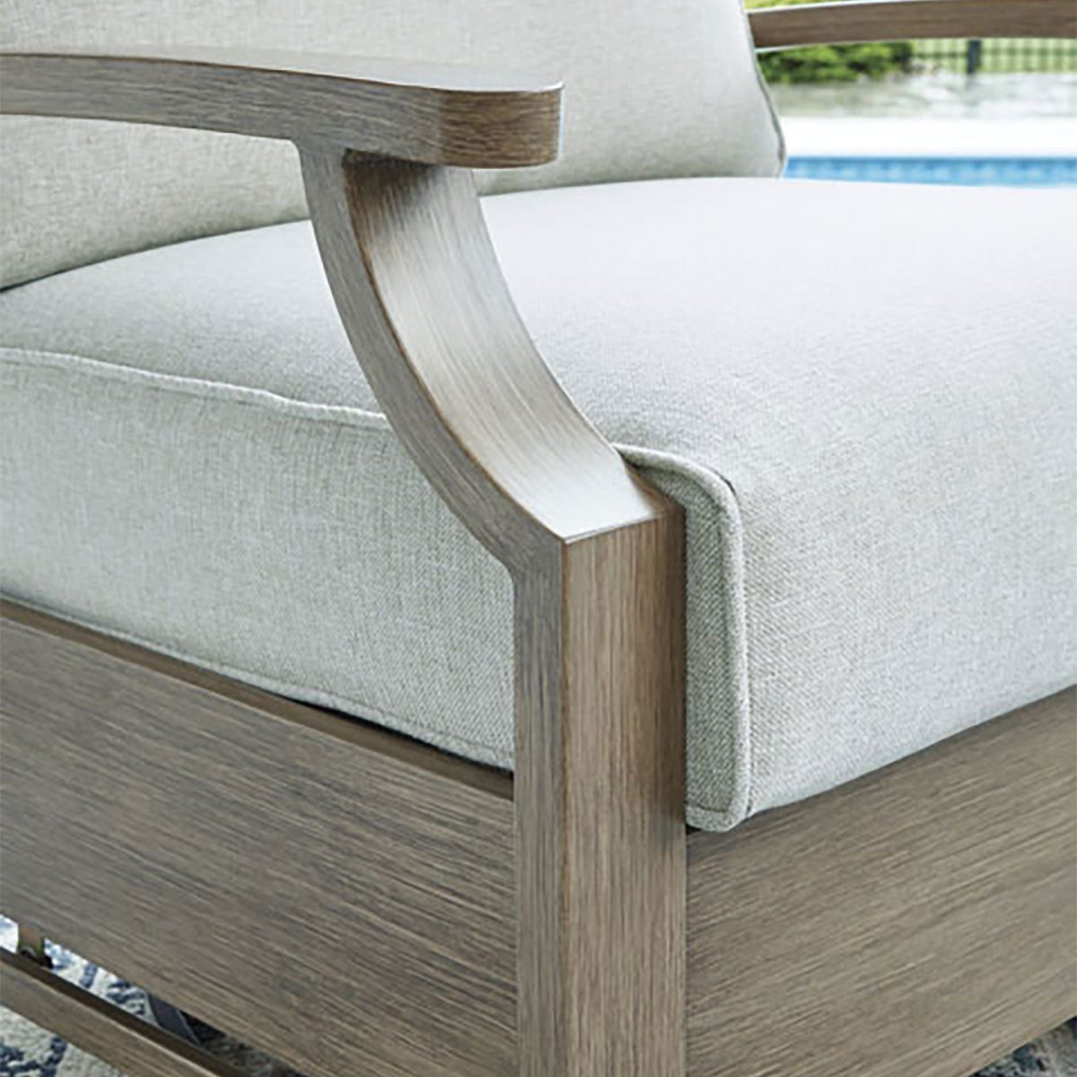 RAINIER RANCH SWIVEL GLIDER CHAIR