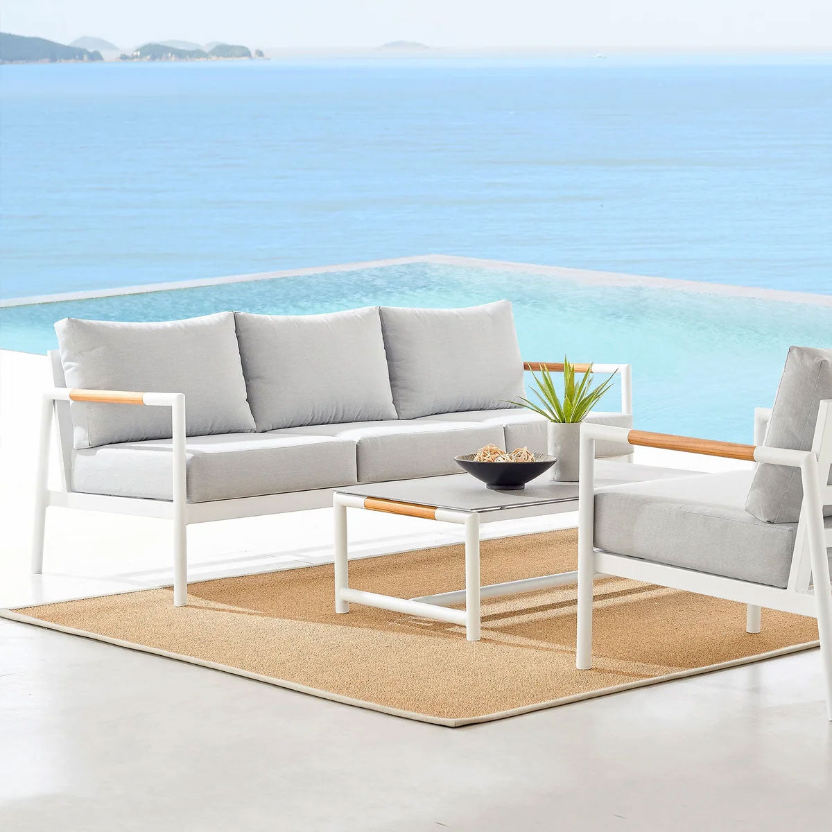 CROWN OUTDOOR SOFA