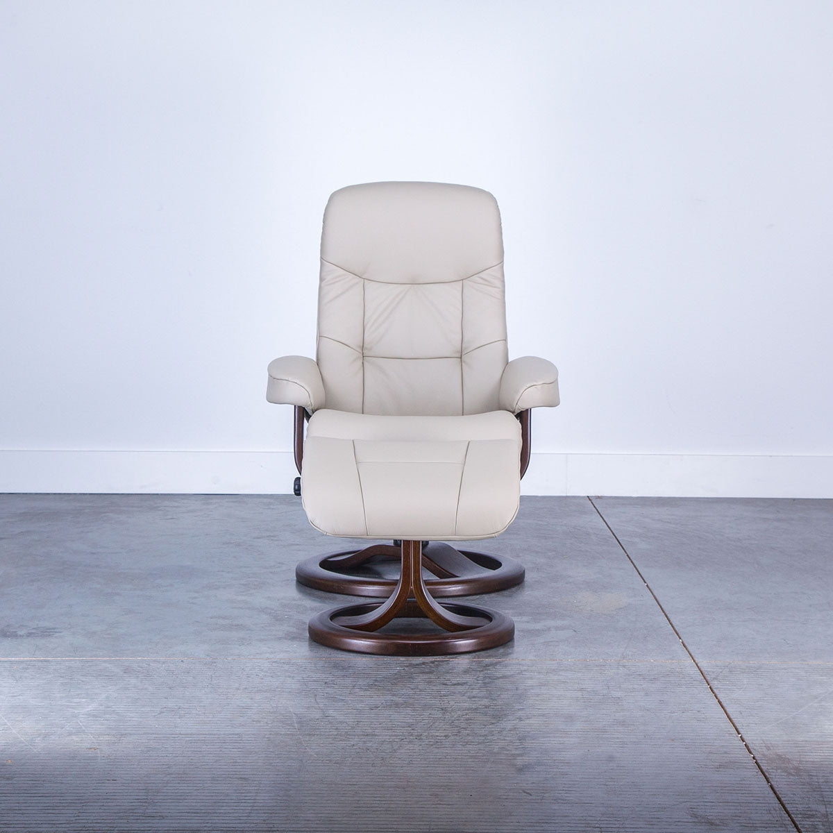 MULDAL (R QS) SMALL RECLINER WITH OTTOMAN IN DOVE
