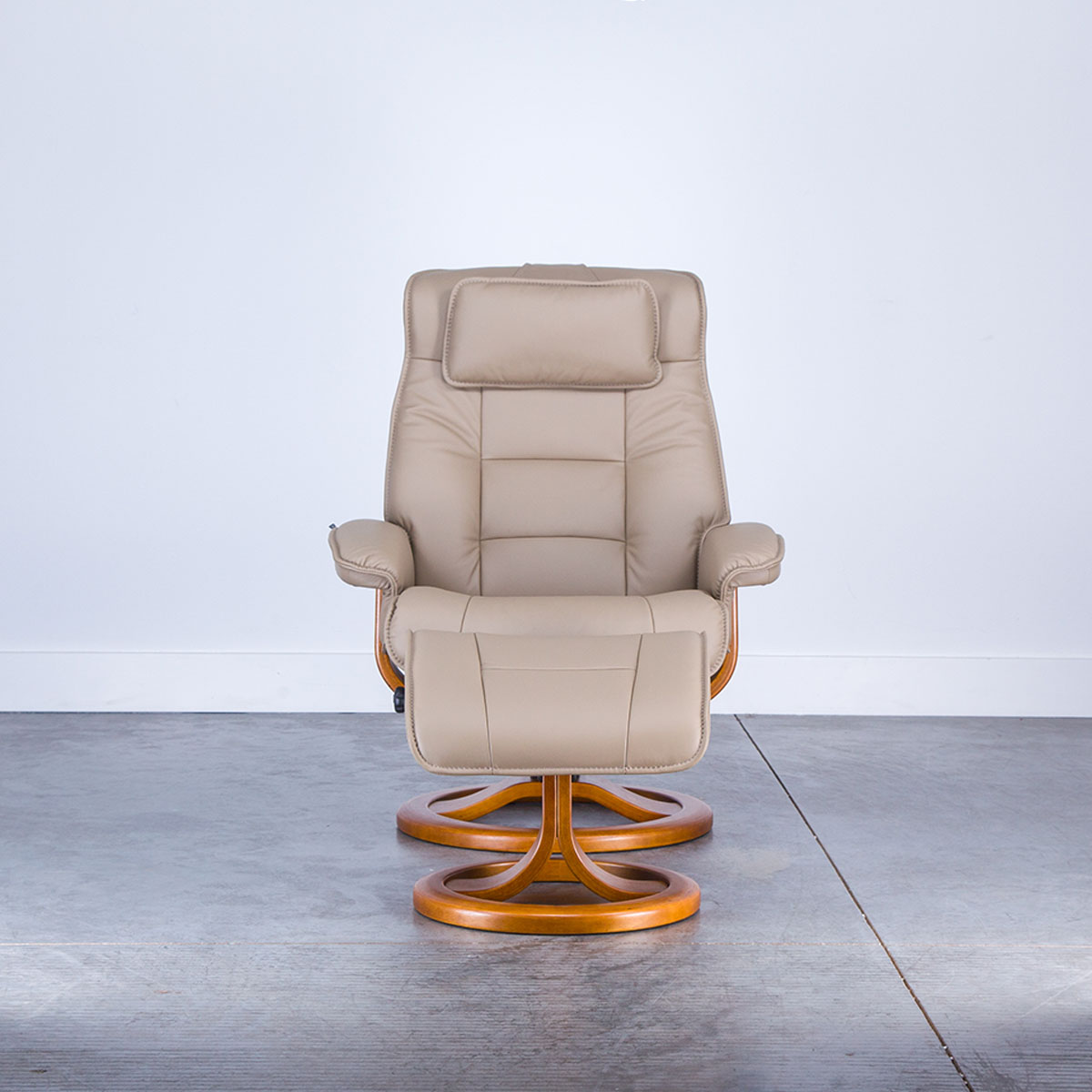 MUSTANG (R QS) LARGE STONE RECLINER AND OTTOMAN