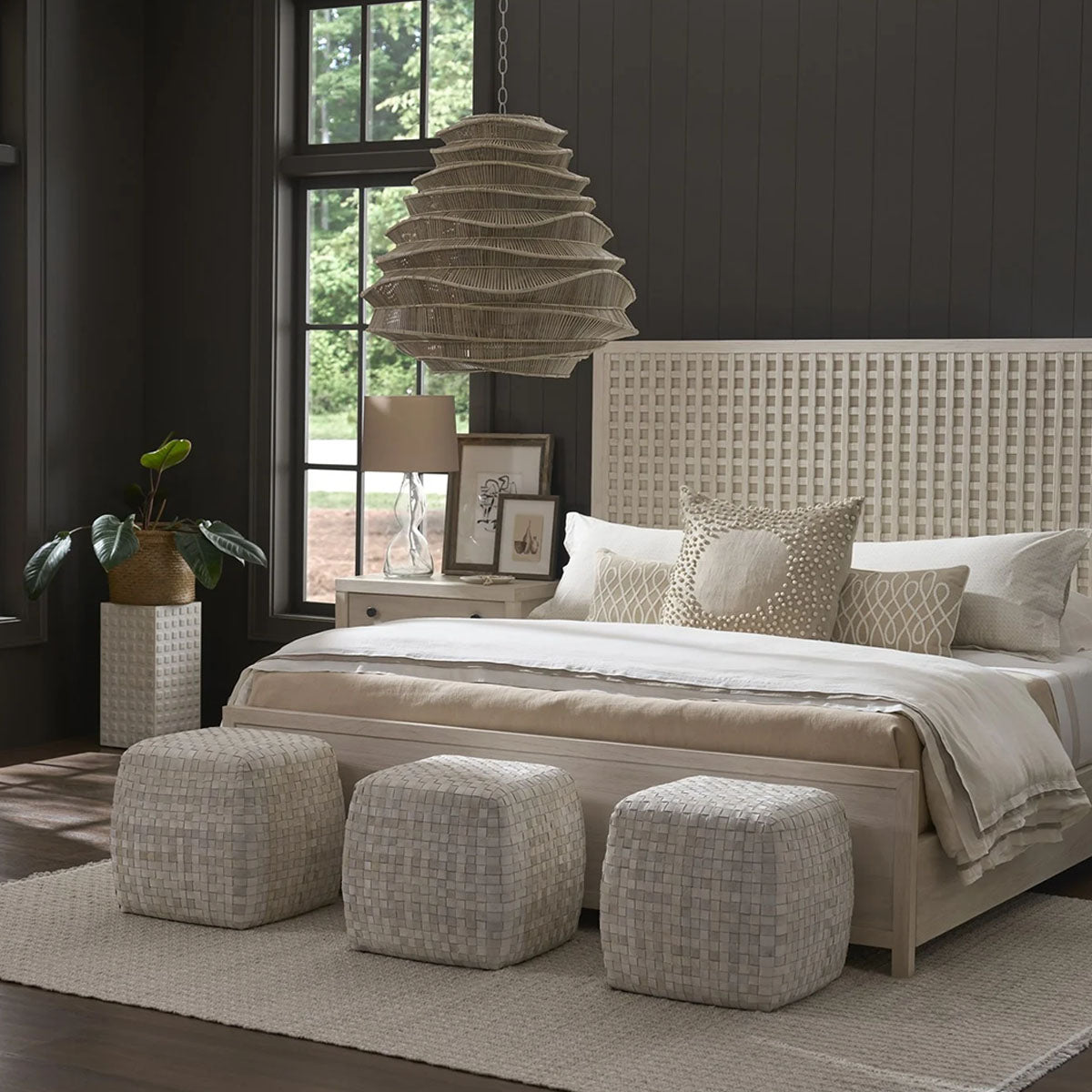 DWELL POUF