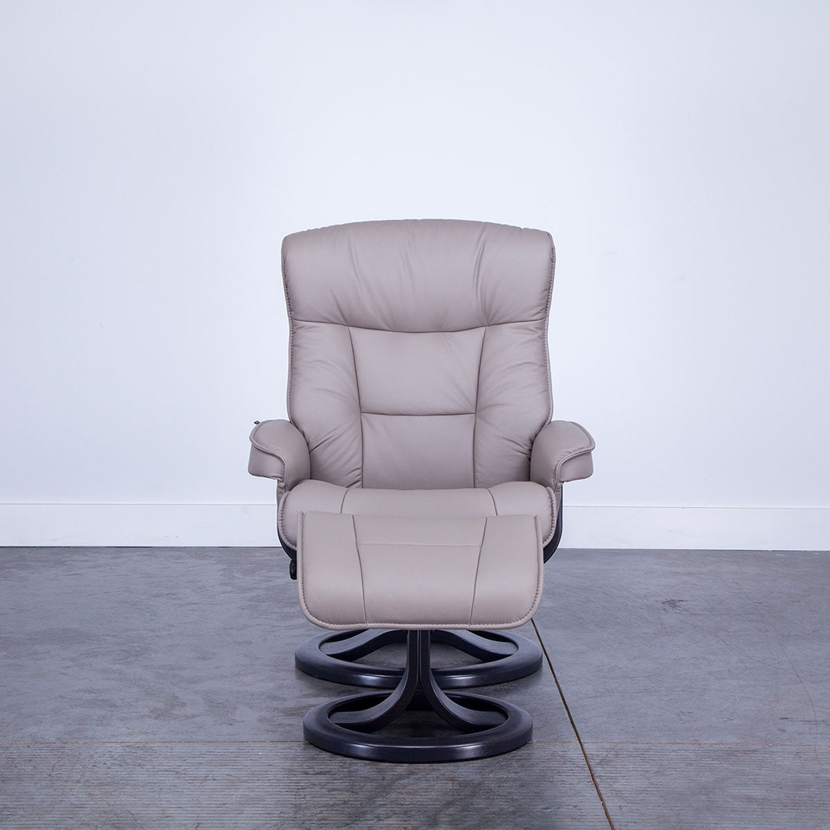 BERGEN (R QS) LARGE RECLINER AND OTTOMAN IN FOG