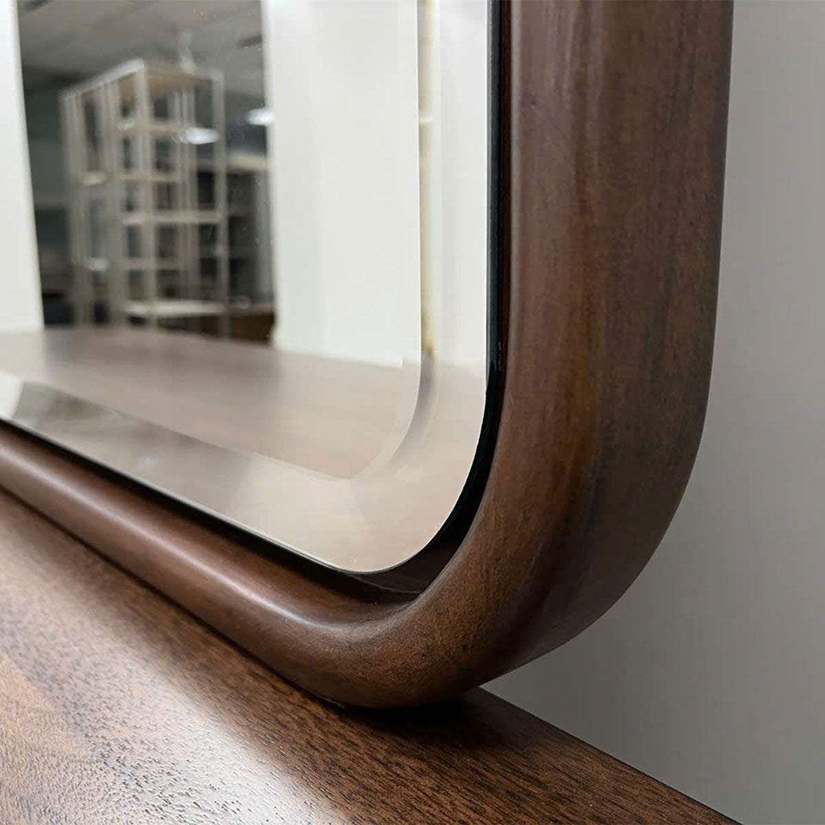 Delia Mirror