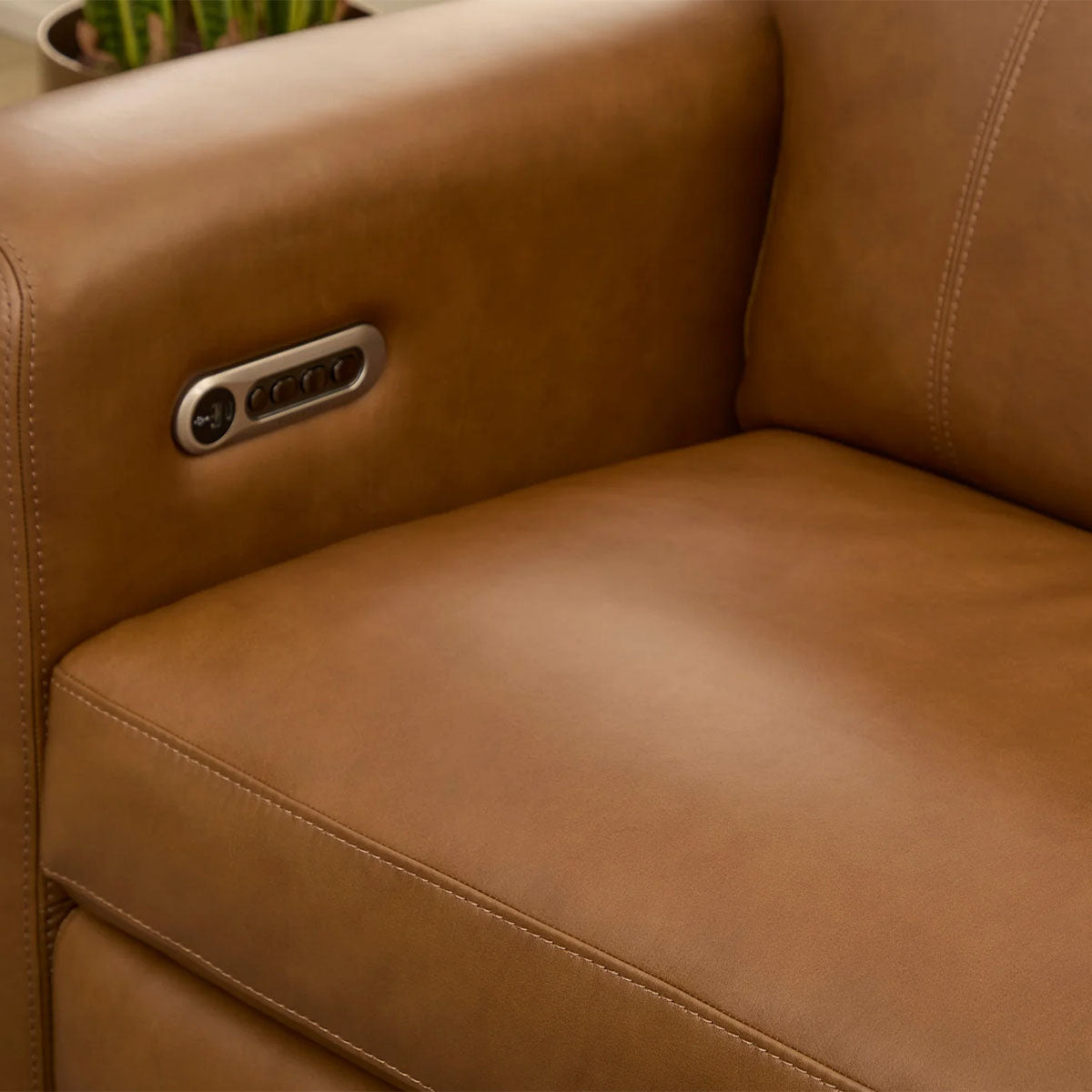 WYATT CANYON LOVESEAT W/ CONSOLE & POWER HEADRESTS & LUMBAR