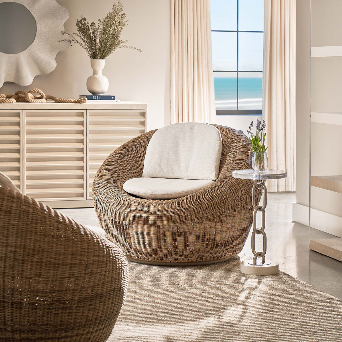 OASIS SEA POD SWIVEL CHAIR