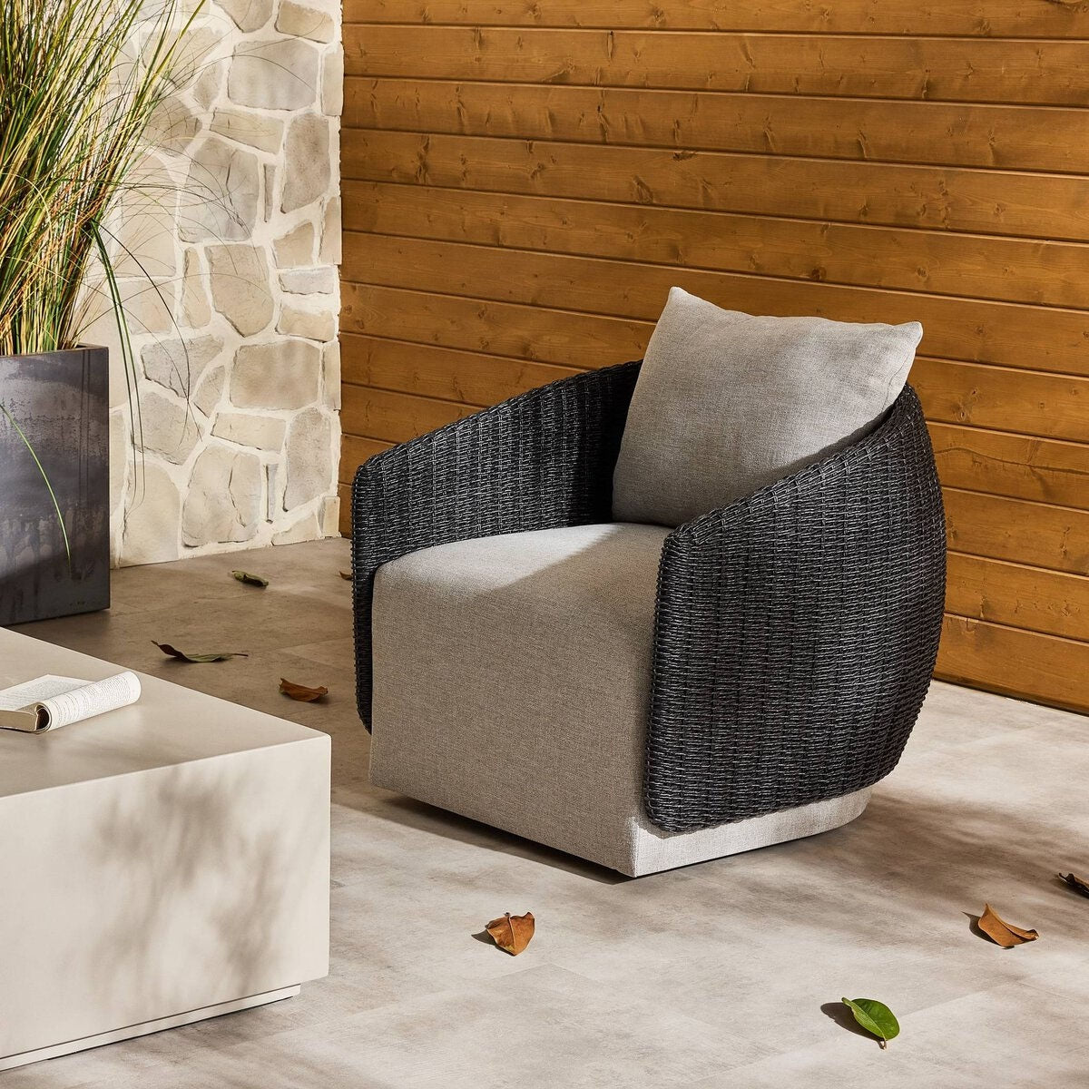 MAVEN OUTDOOR SWIVEL CHAIR IN BLACK HYACINTH