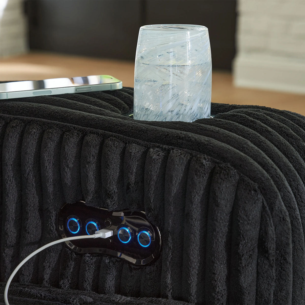 FOREST LAKE LOVESEAT W/ CONSOLE & POWER HEADREST