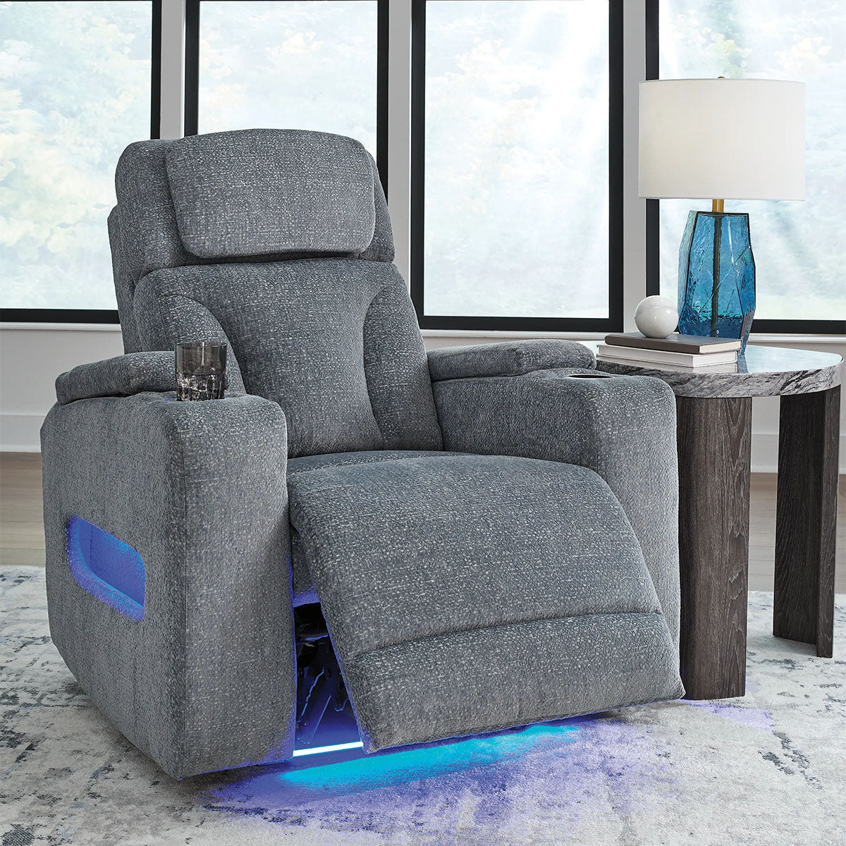 STUDIO CAVE NUVELLA RECLINER W/ POWER HEADREST
