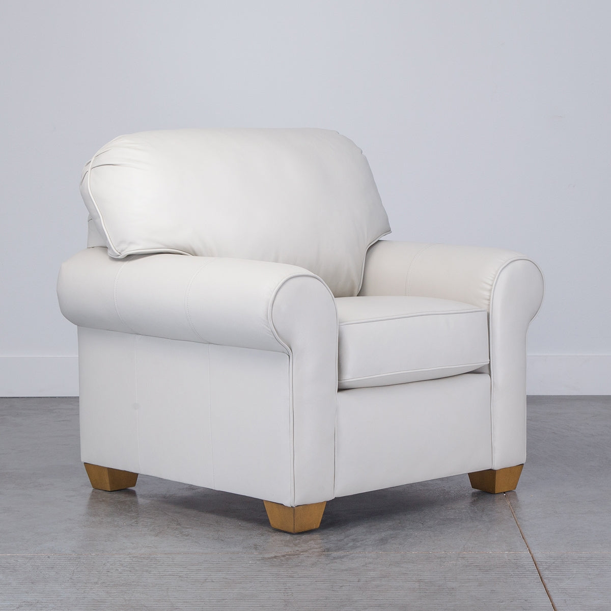 THORNTON LEATHER CHAIR
