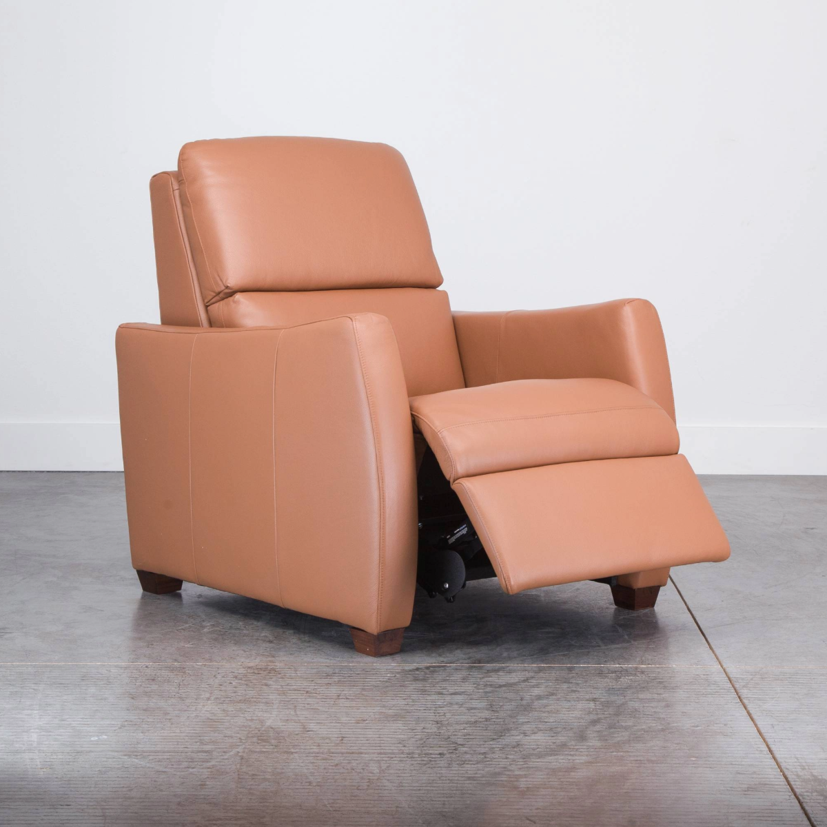 LUNA WALL RECLINER
