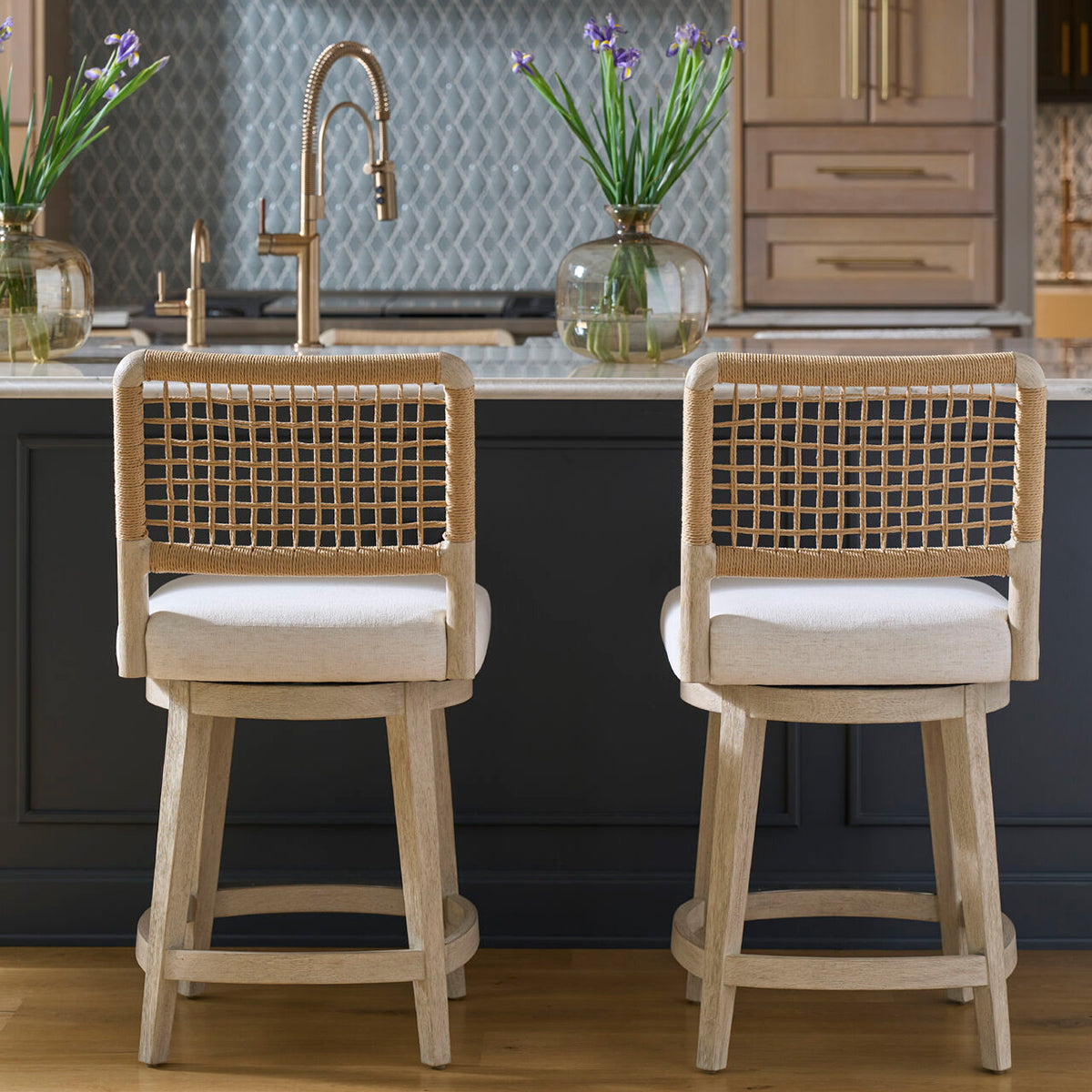 OASIS DOCKSIDE SWIVEL COUNTER STOOL
