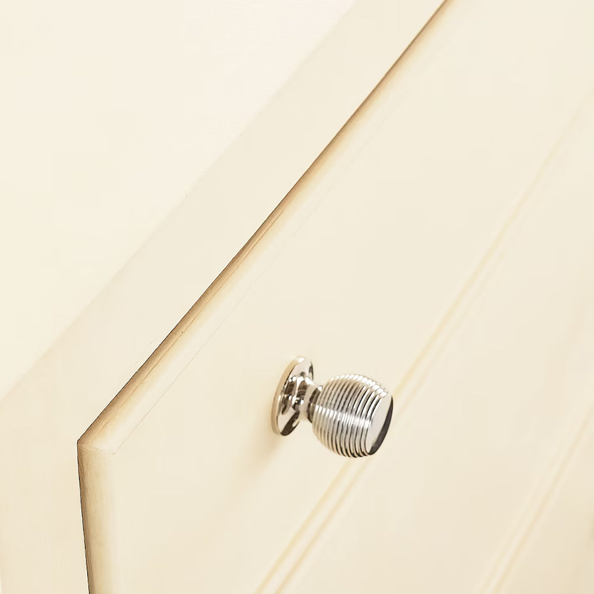NEWBURY WHITE DRESSER