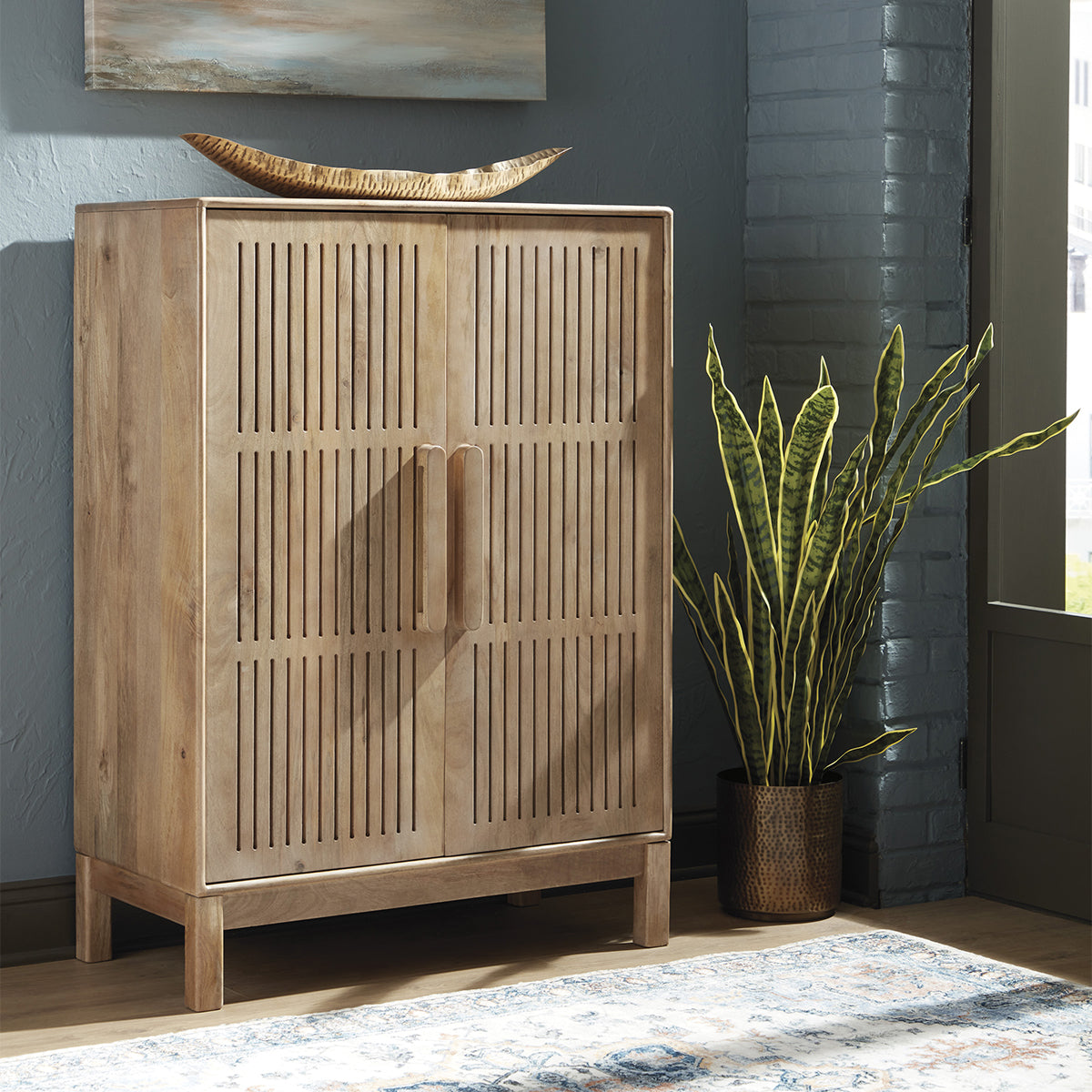 PELLAMOUR BAR CABINET