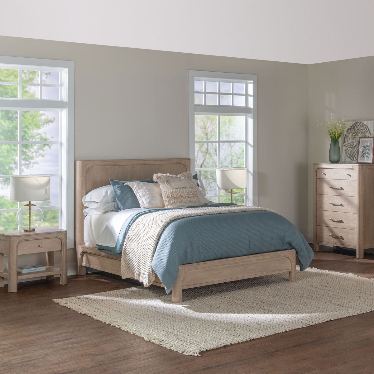 Solano Nightstand