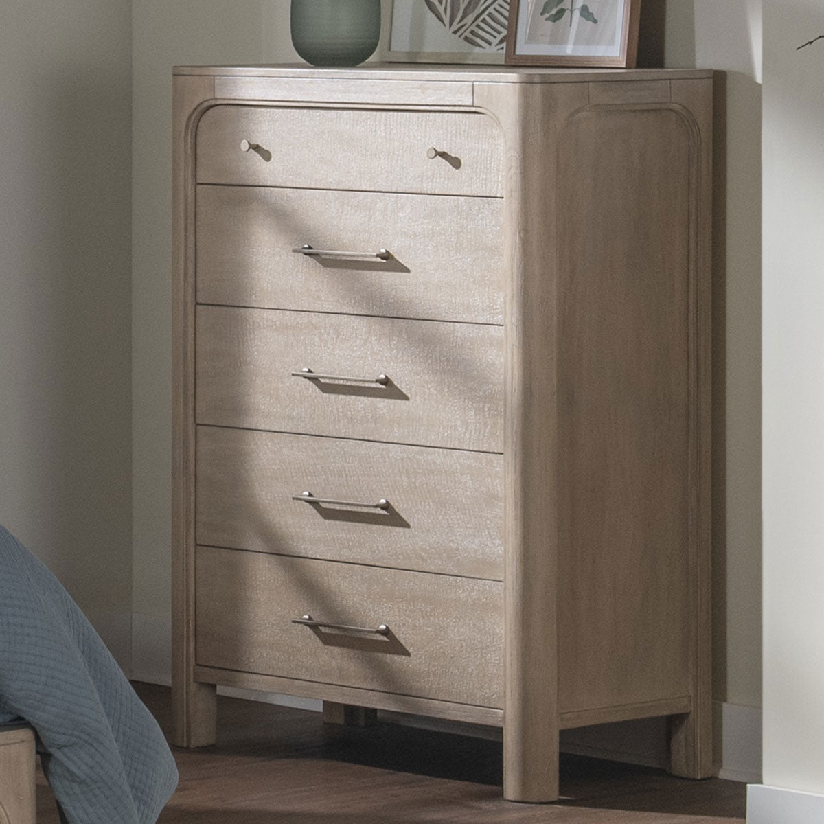 SOLANO CHEST