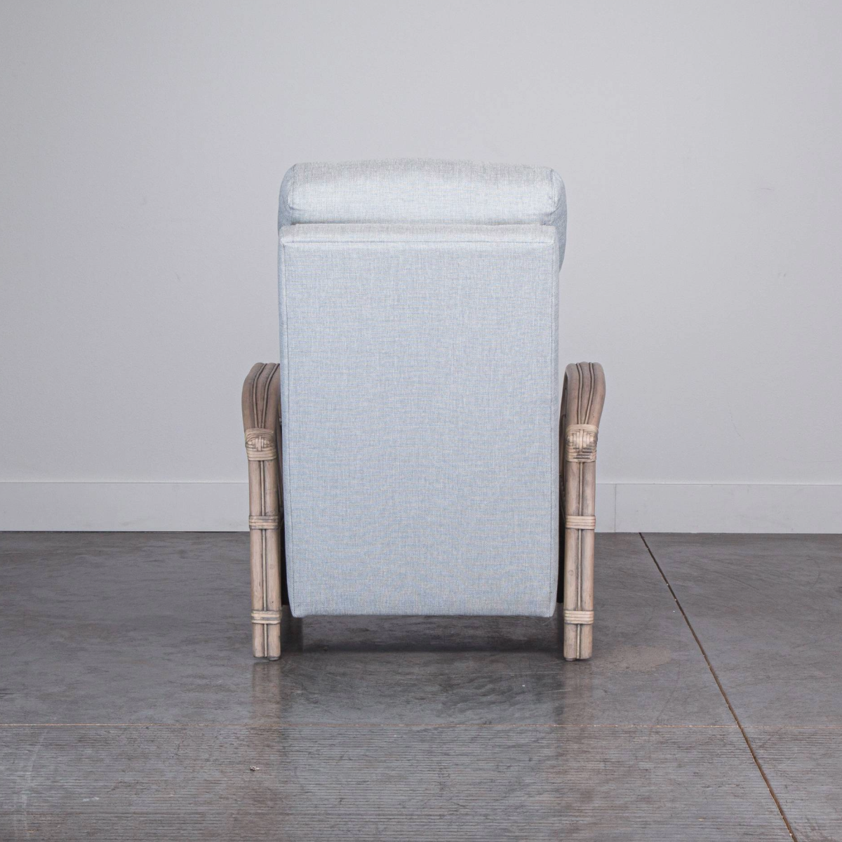 OCEAN VIEW PUSH BACK RECLINER