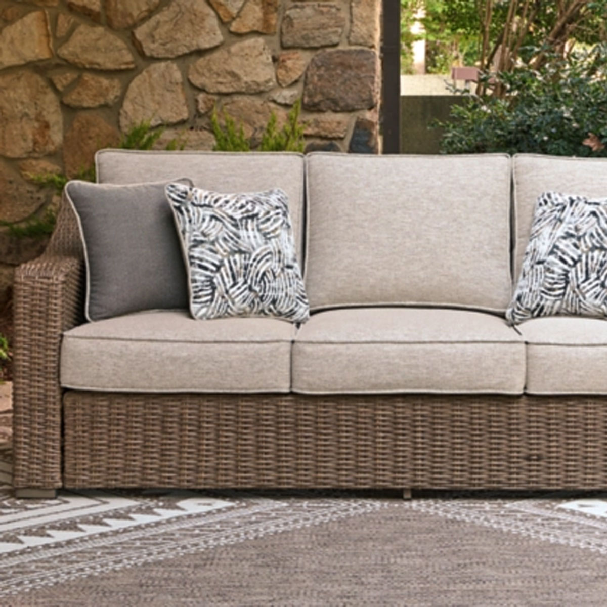 LAGUNA HEIGHTS SOFA