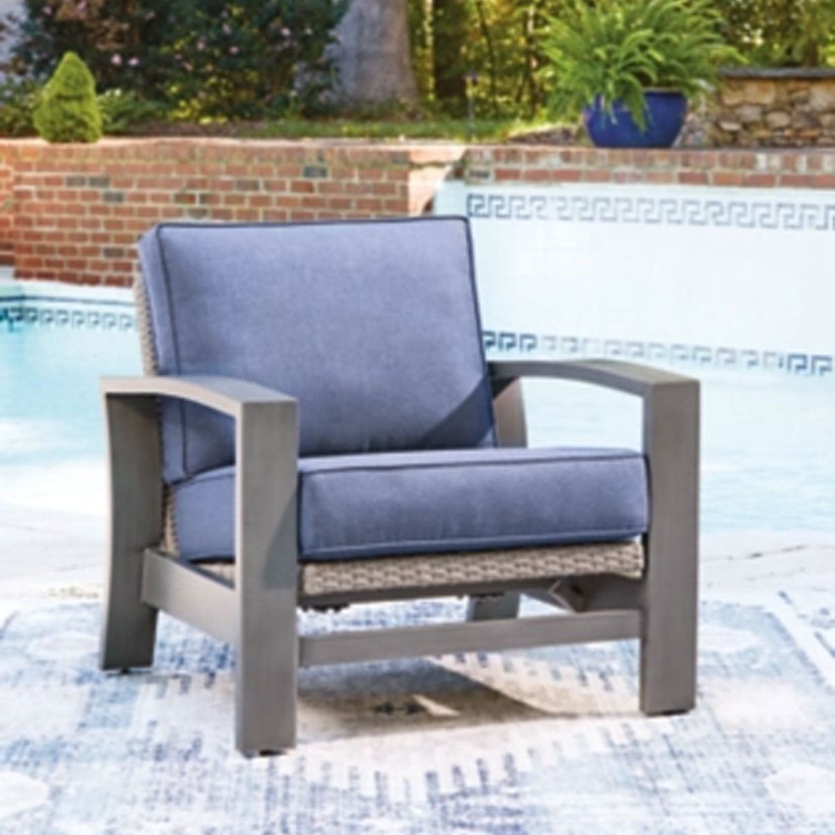HALF MOON ROCKING LOUNGE CHAIR