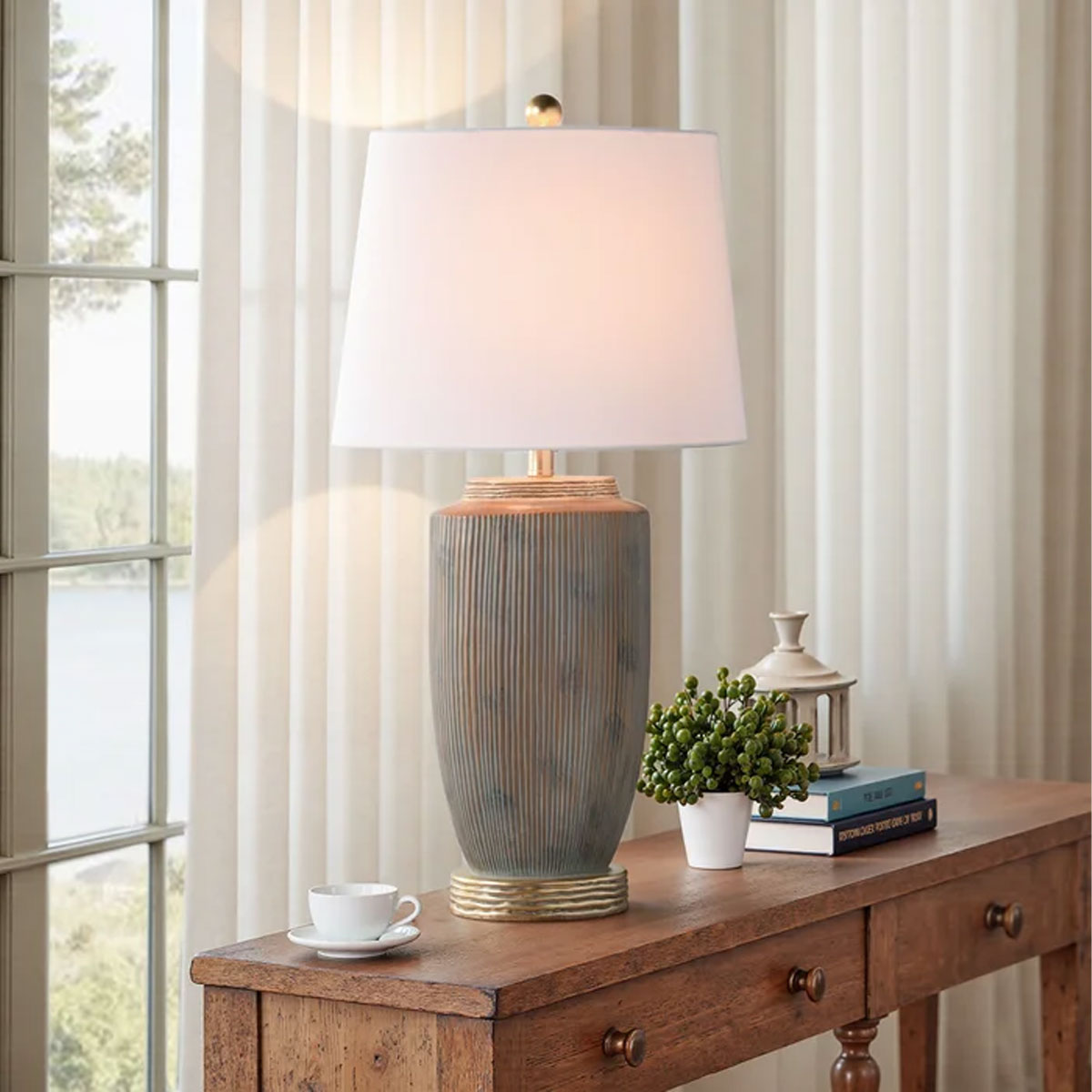 Testraffine Gold Trad Table Lamp