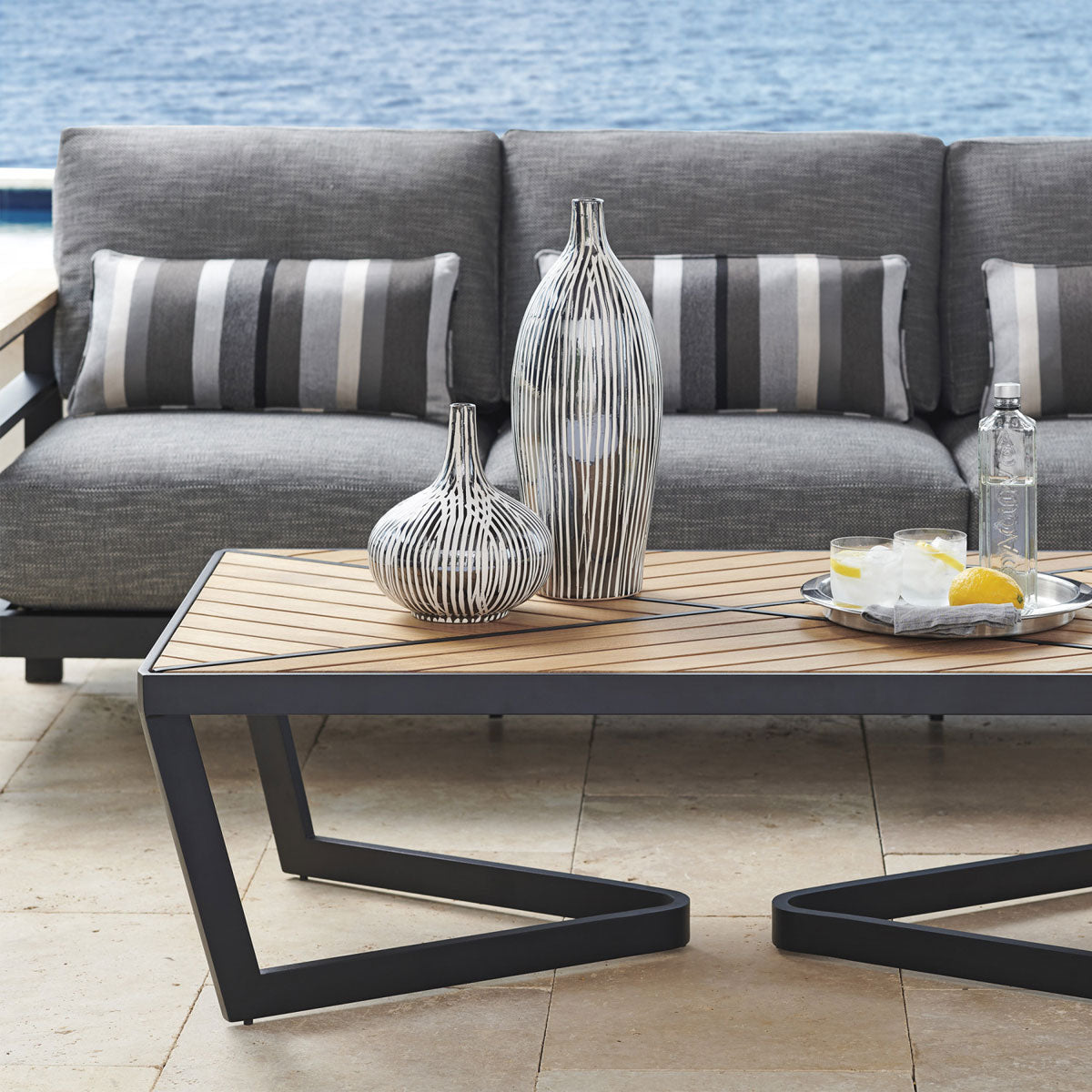 CATELONIA METAL COCKTAIL TABLE