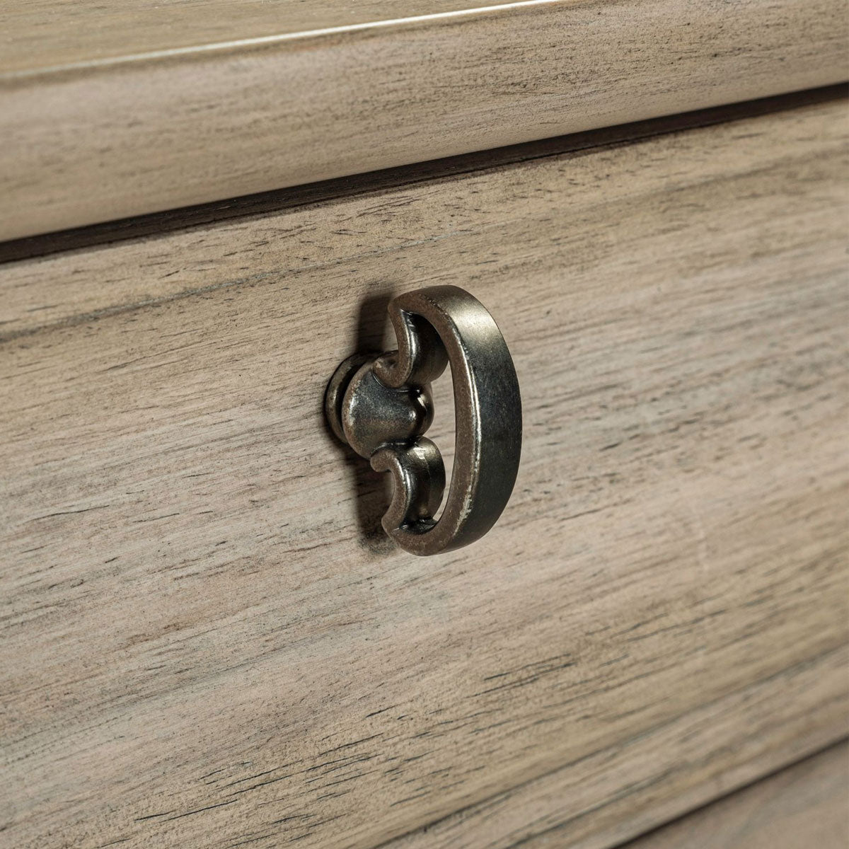 RUSTIC TRAD 8 DRW DRESSER