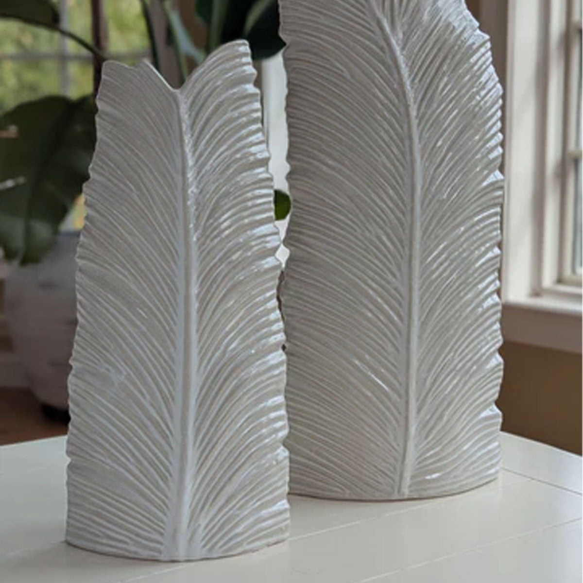 Tropical Wht Cer Leaf Vase Sm