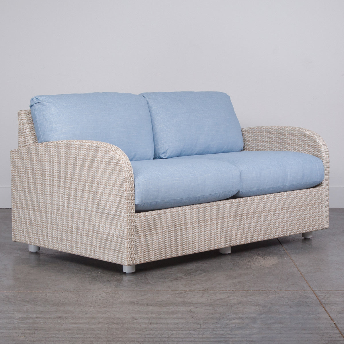 SAND DUNE LOVESEAT W/CUSH